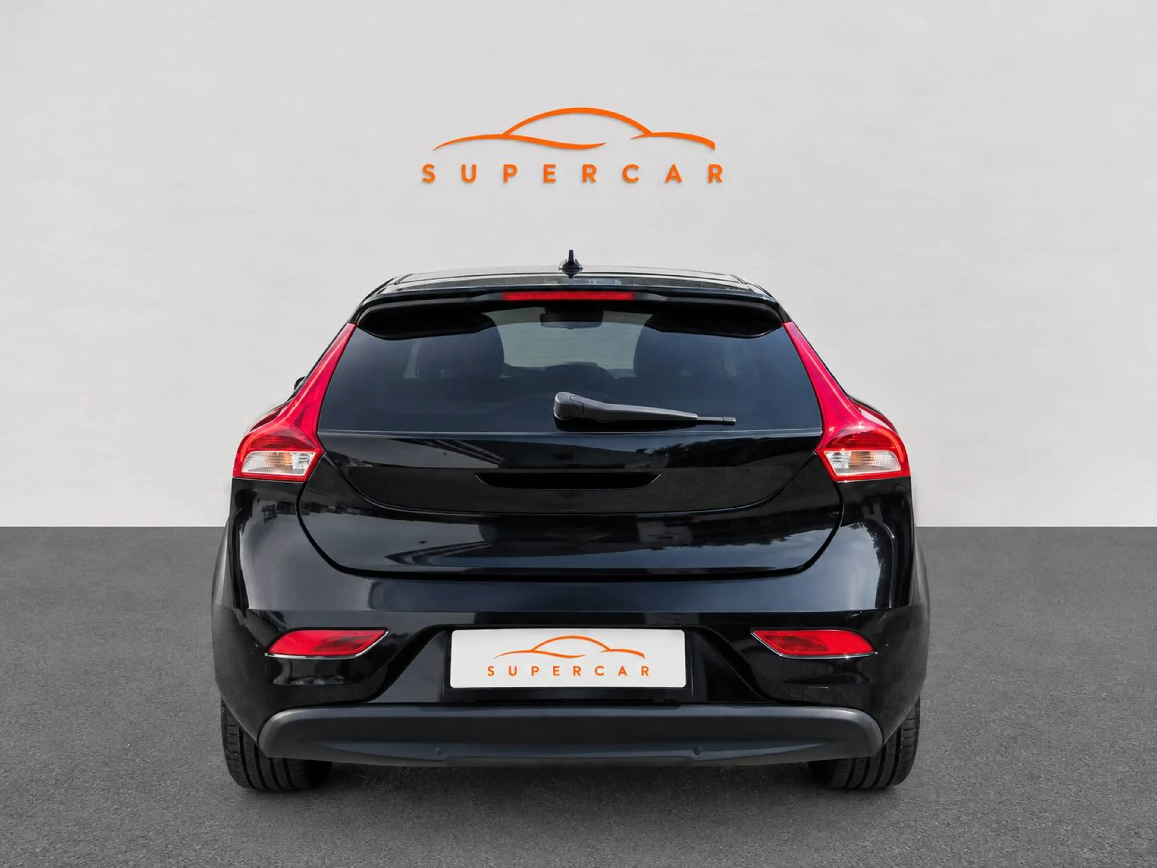Volvo V40 V40 1.5 T2 Eco Inscription Geartronic / CRUISE / AIRCO / CAPT AV AR / SIEGE CHAUF / 260 x 60 M — photo 5