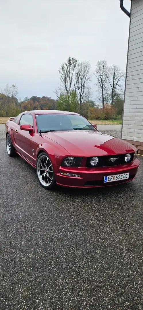Ford Mustang GT Coupé Rot - 2
