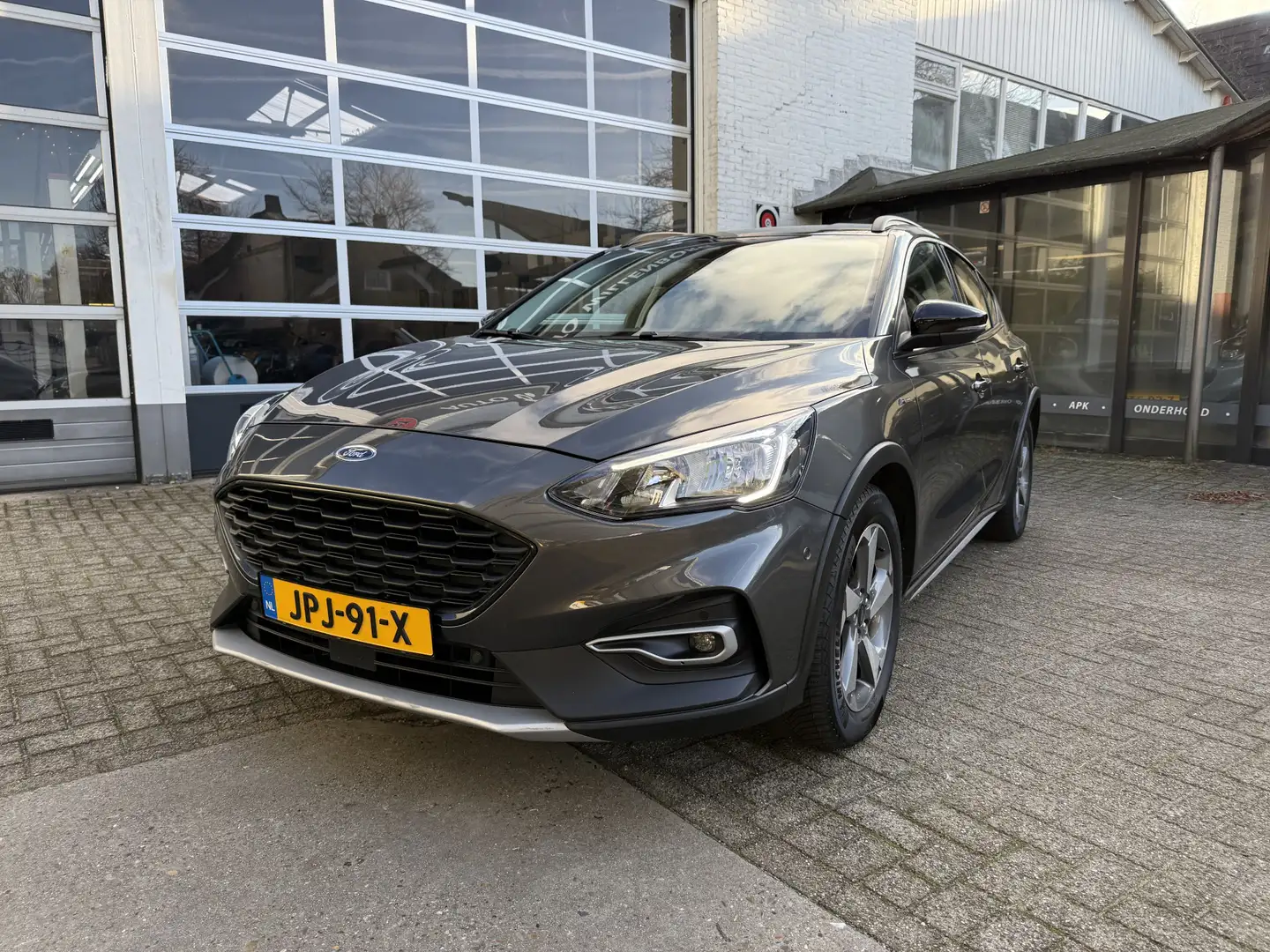 Ford Focus 1.5 Active Business 150PK 1500KG trekgewicht Grijs - 2