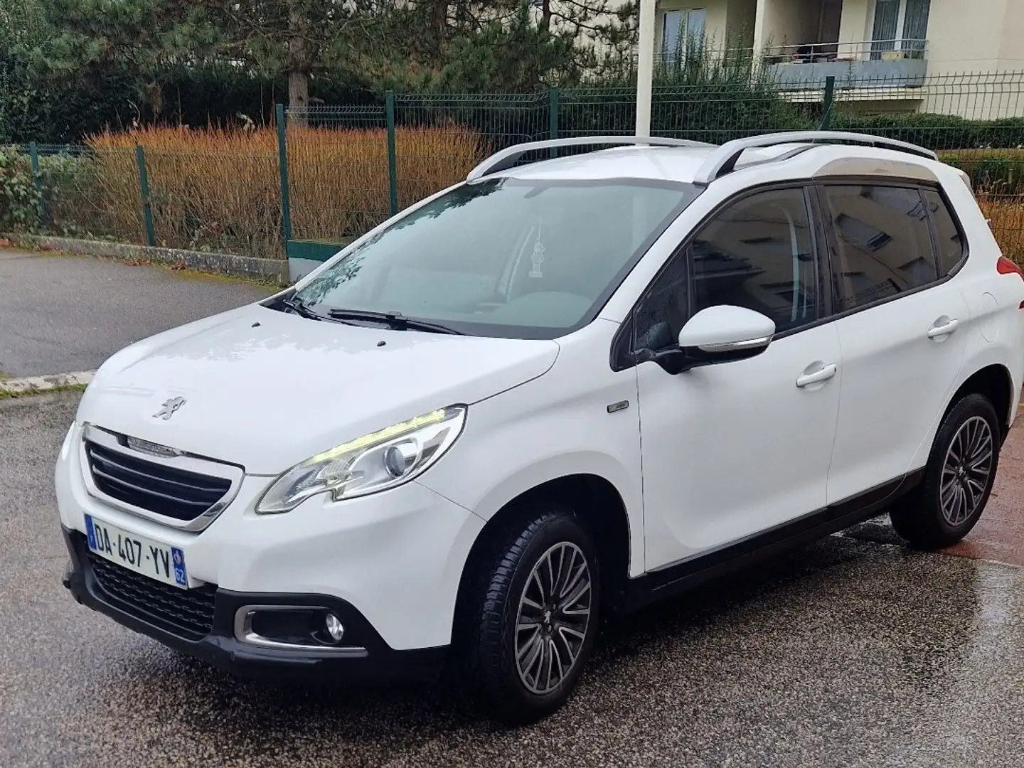 Peugeot 2008 1.2 VTi 82ch BVM5 Access - 1