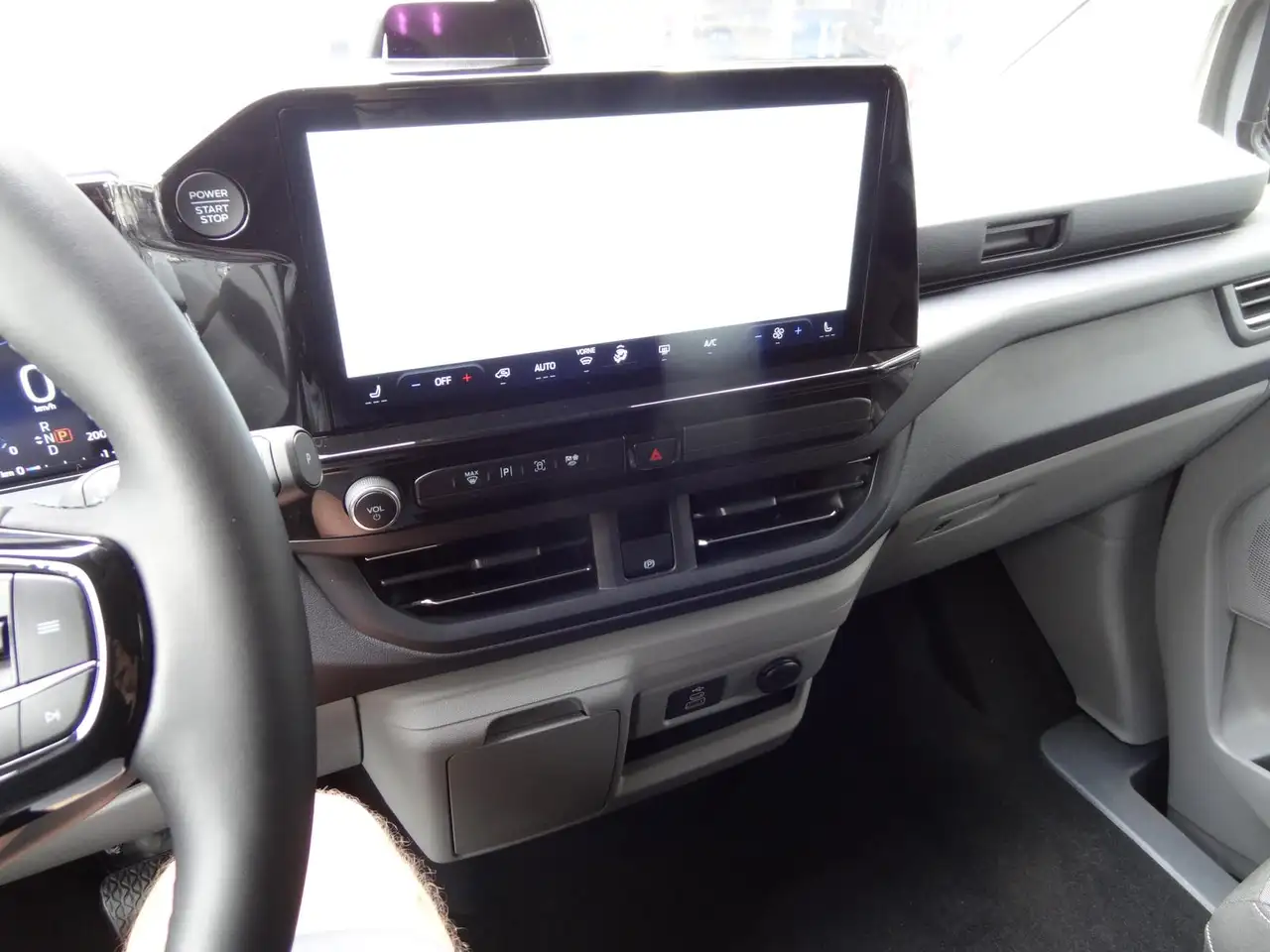 Ford Tourneo Custom 2026 — фото 13