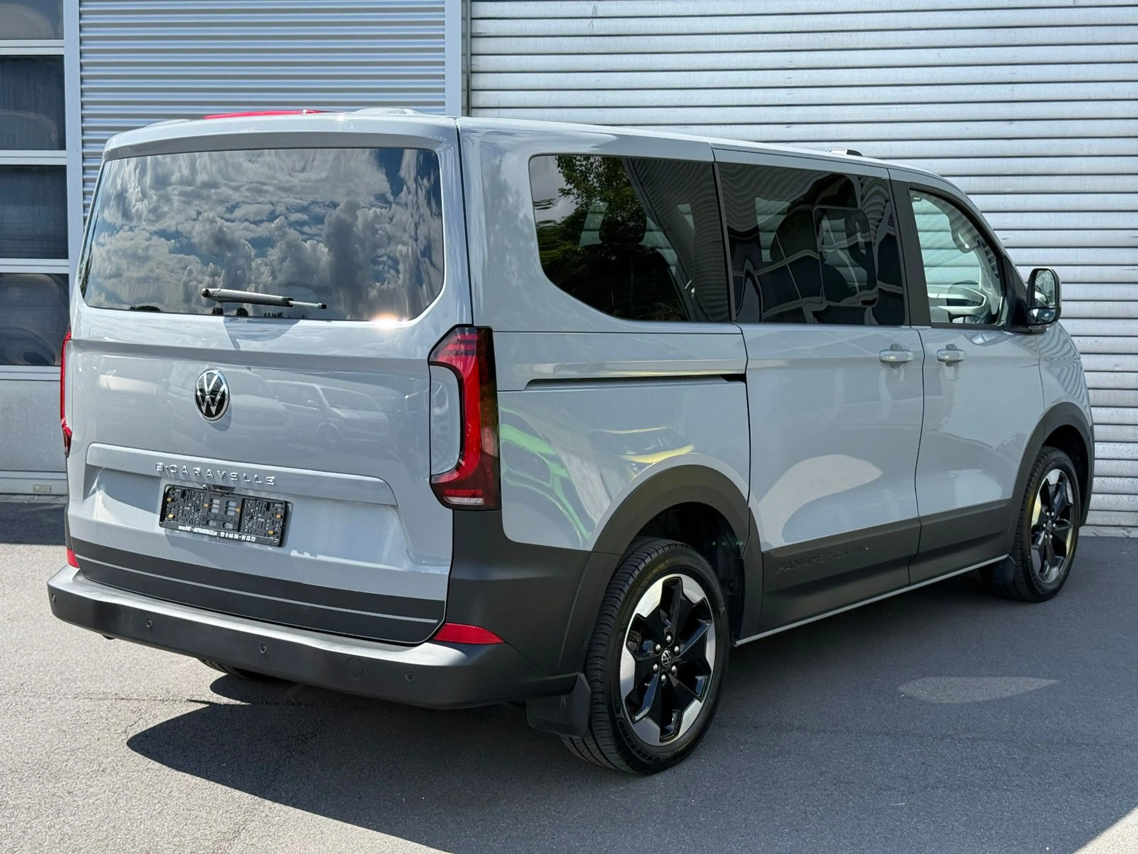 Volkswagen T7 Caravelle T7 eCaravelle PanAmericana Wärmepumpe LED AHK — photo 5