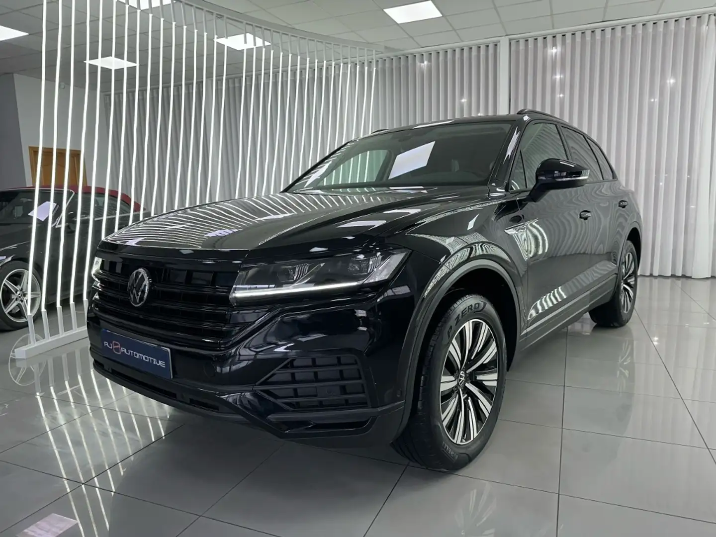 Volkswagen Touareg 3.0TDI V6 Premium Tiptronic Elegance 4M 170kW Negro - 1