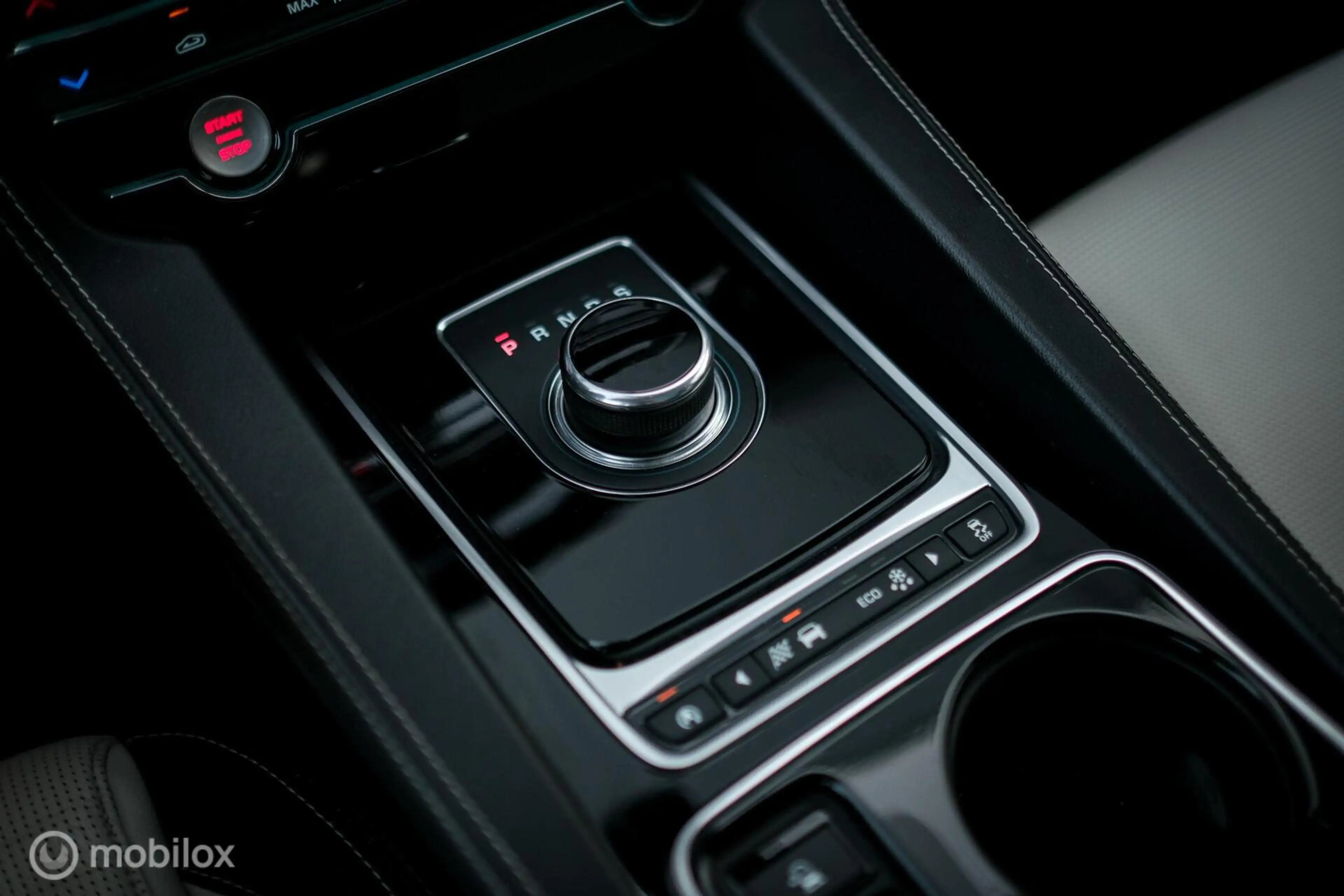 Jaguar F-Pace 3.0 R-Sport AWD 30d — photo 14