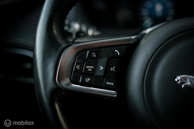 Jaguar F-Pace 3.0 R-Sport AWD 30d — photo 42