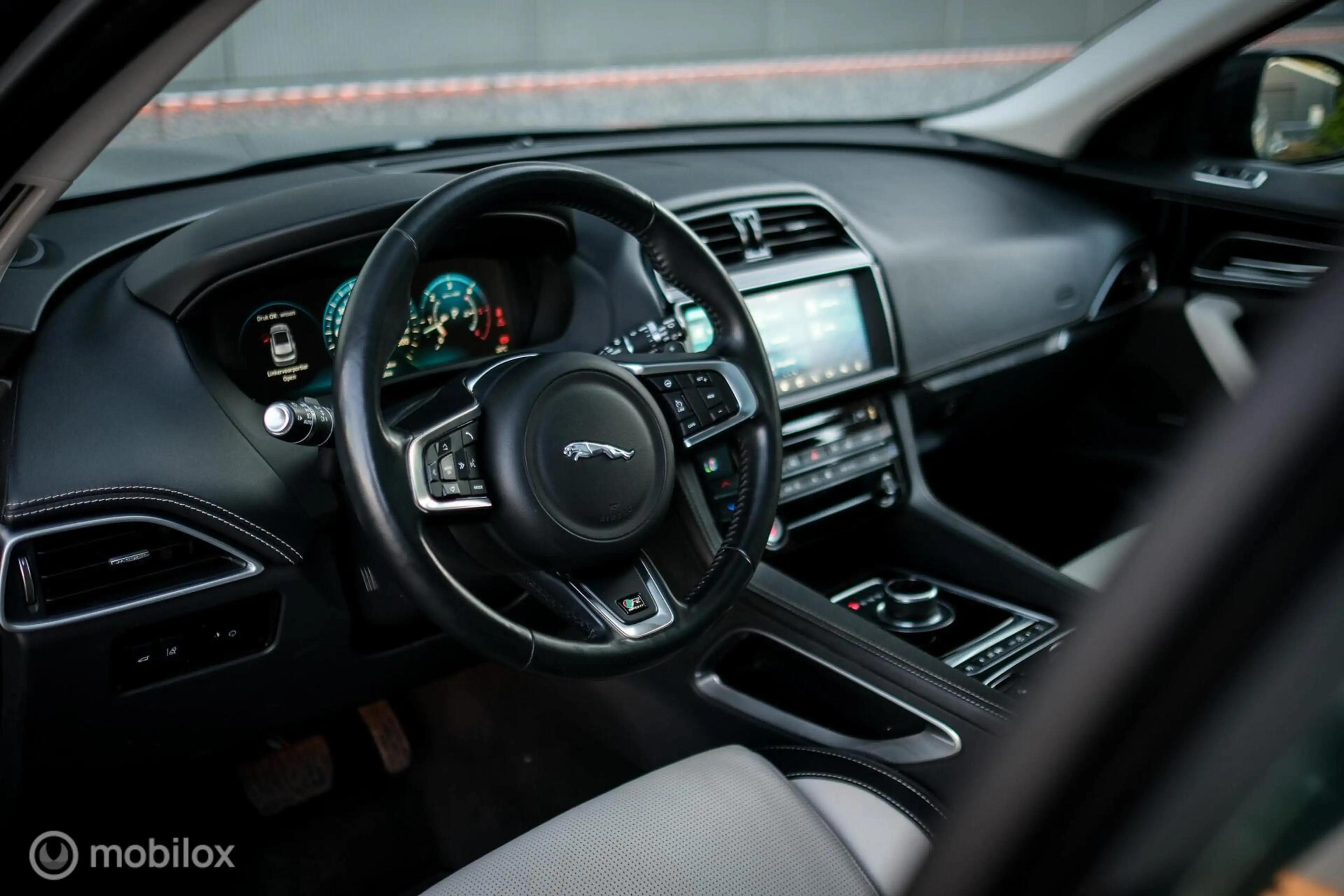 Jaguar F-Pace 3.0 R-Sport AWD 30d — photo 6