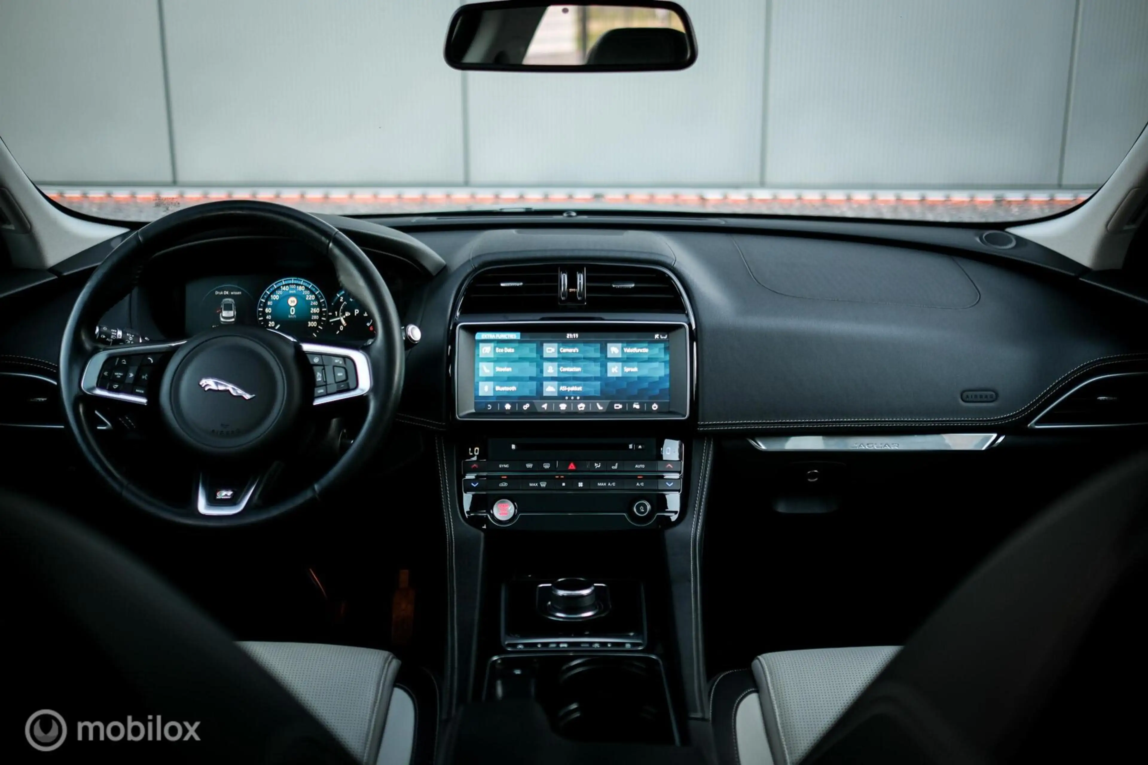 Jaguar F-Pace 3.0 R-Sport AWD 30d — photo 29