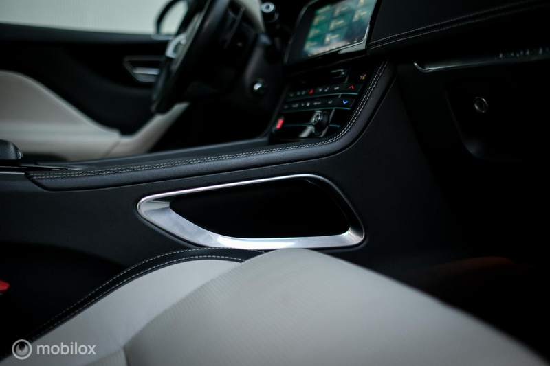 Jaguar F-Pace 3.0 R-Sport AWD 30d — photo 10