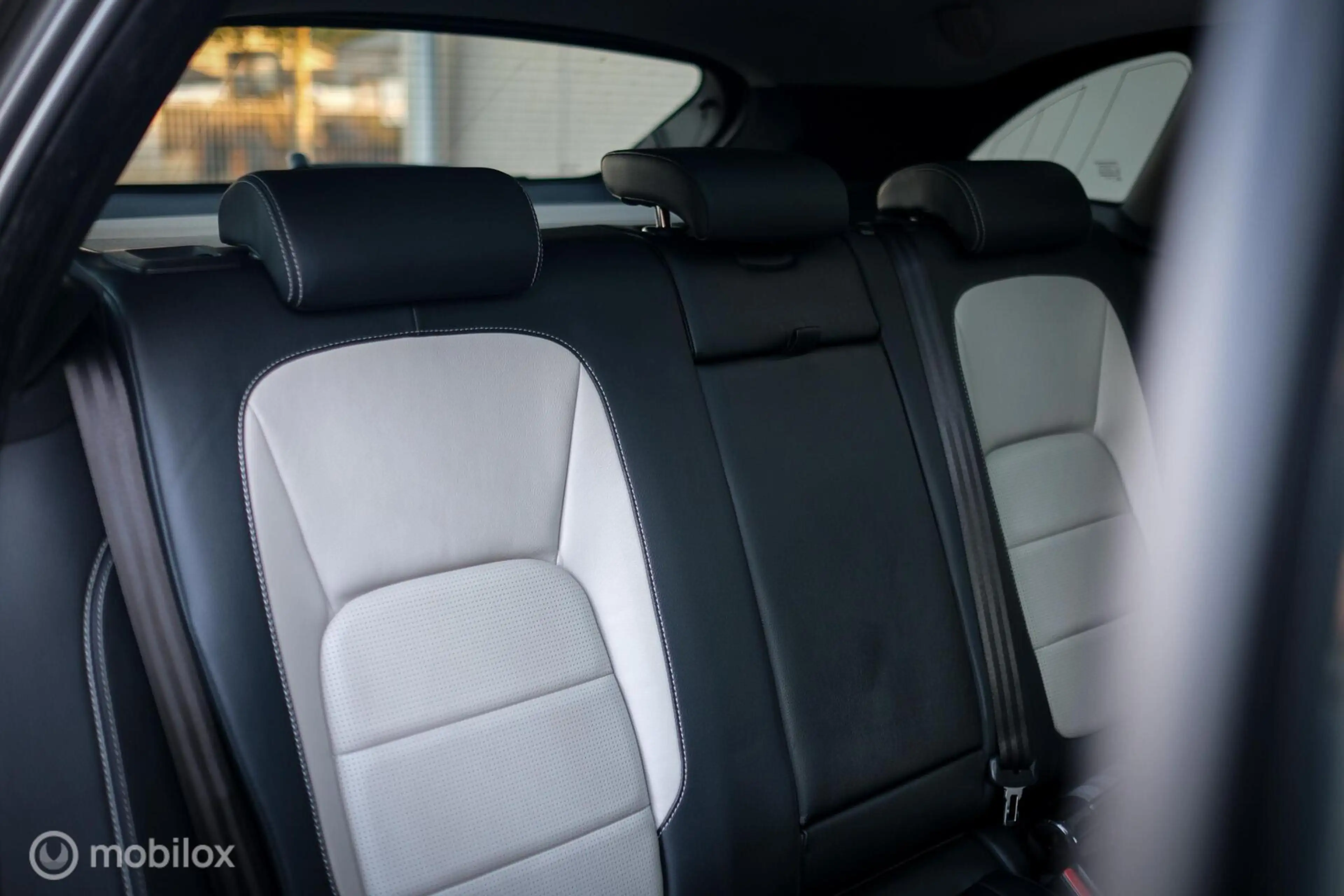Jaguar F-Pace 3.0 R-Sport AWD 30d — photo 4