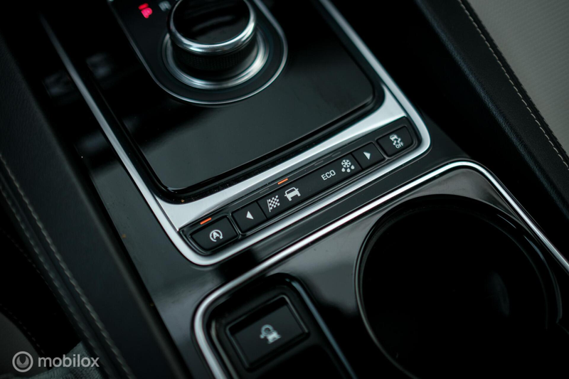 Jaguar F-Pace 3.0 R-Sport AWD 30d — photo 37
