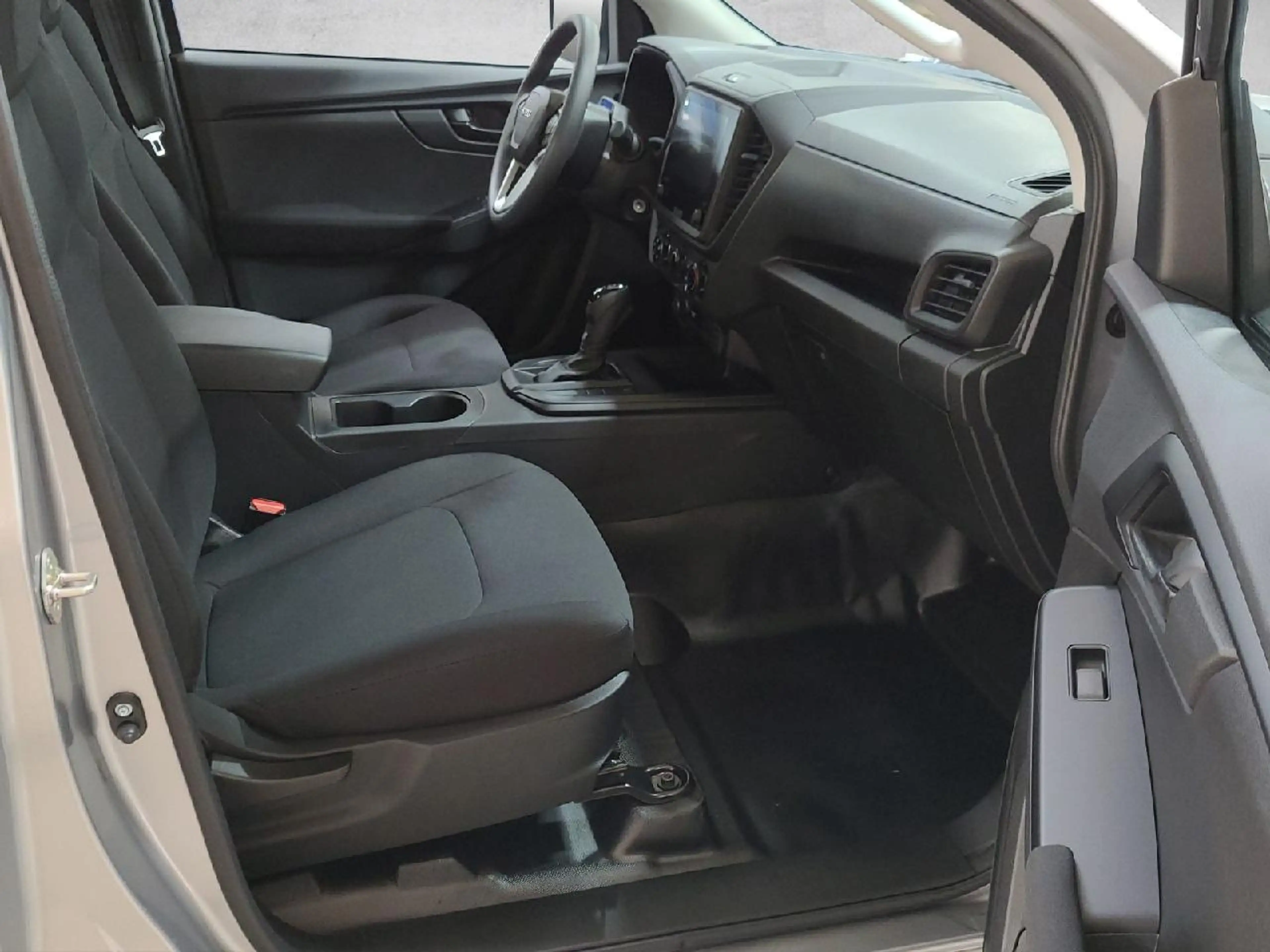 Isuzu D-Max Single Cab 4WD L 2.2 120KW/163PS 8AT — photo 10
