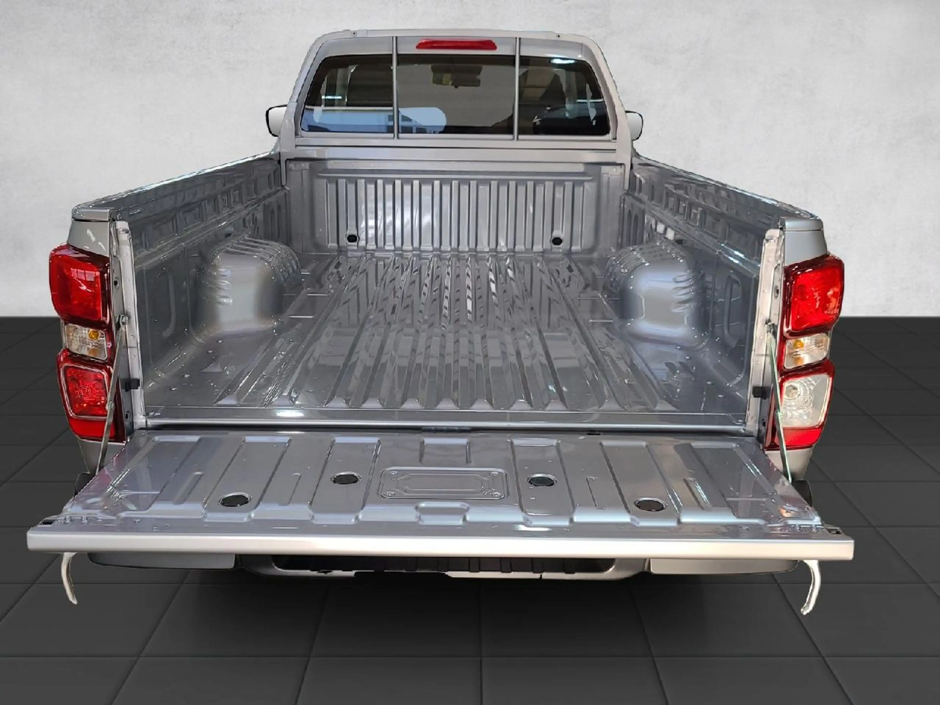 Isuzu D-Max Single Cab 4WD L 2.2 120KW/163PS 8AT — photo 15
