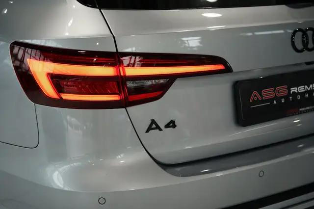 Audi A4 view 11
