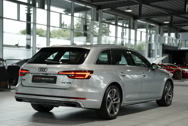 Audi A4 view 7