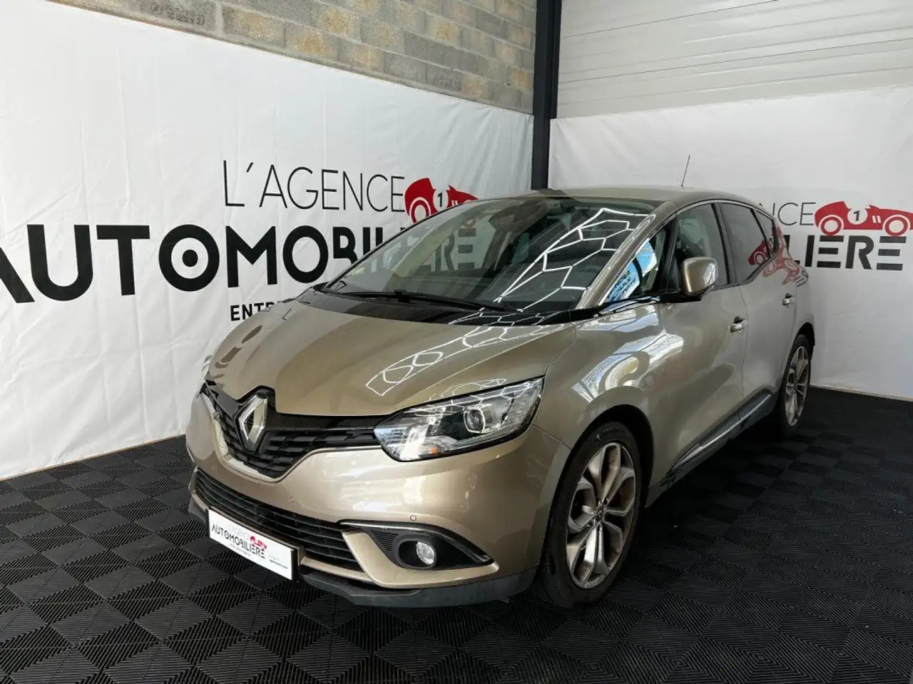 Renault Scenic 1.5 DCI 110ch Energy Zen EDC