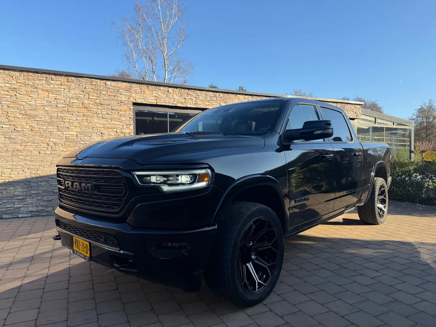 Dodge RAM 1500 Limited edition 5.7L HEMI *FULL OPTION* BTW Noir - 1