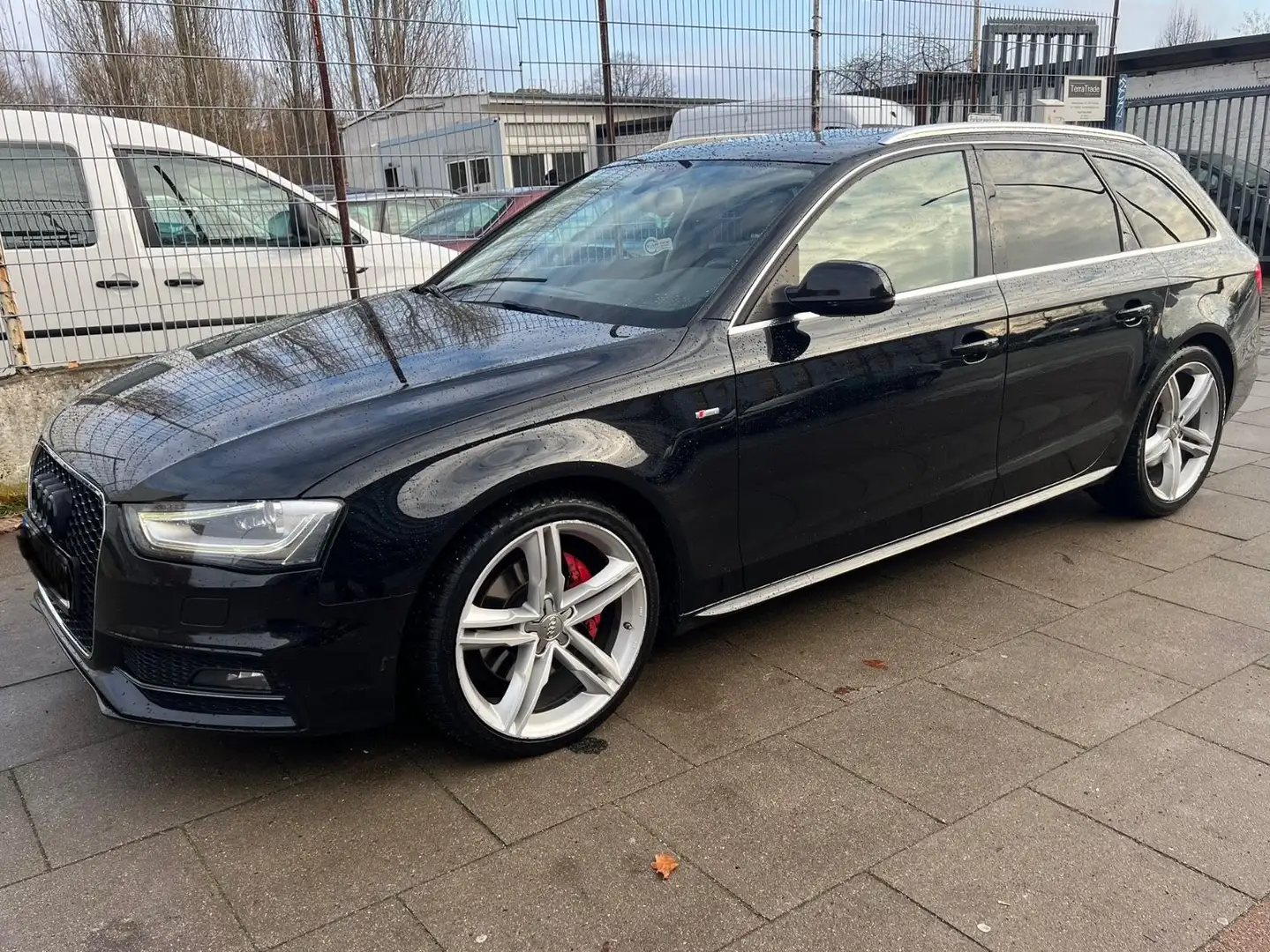 Audi A4 Avant Ambition S-line / TÜV 09.27 Schwarz - 2