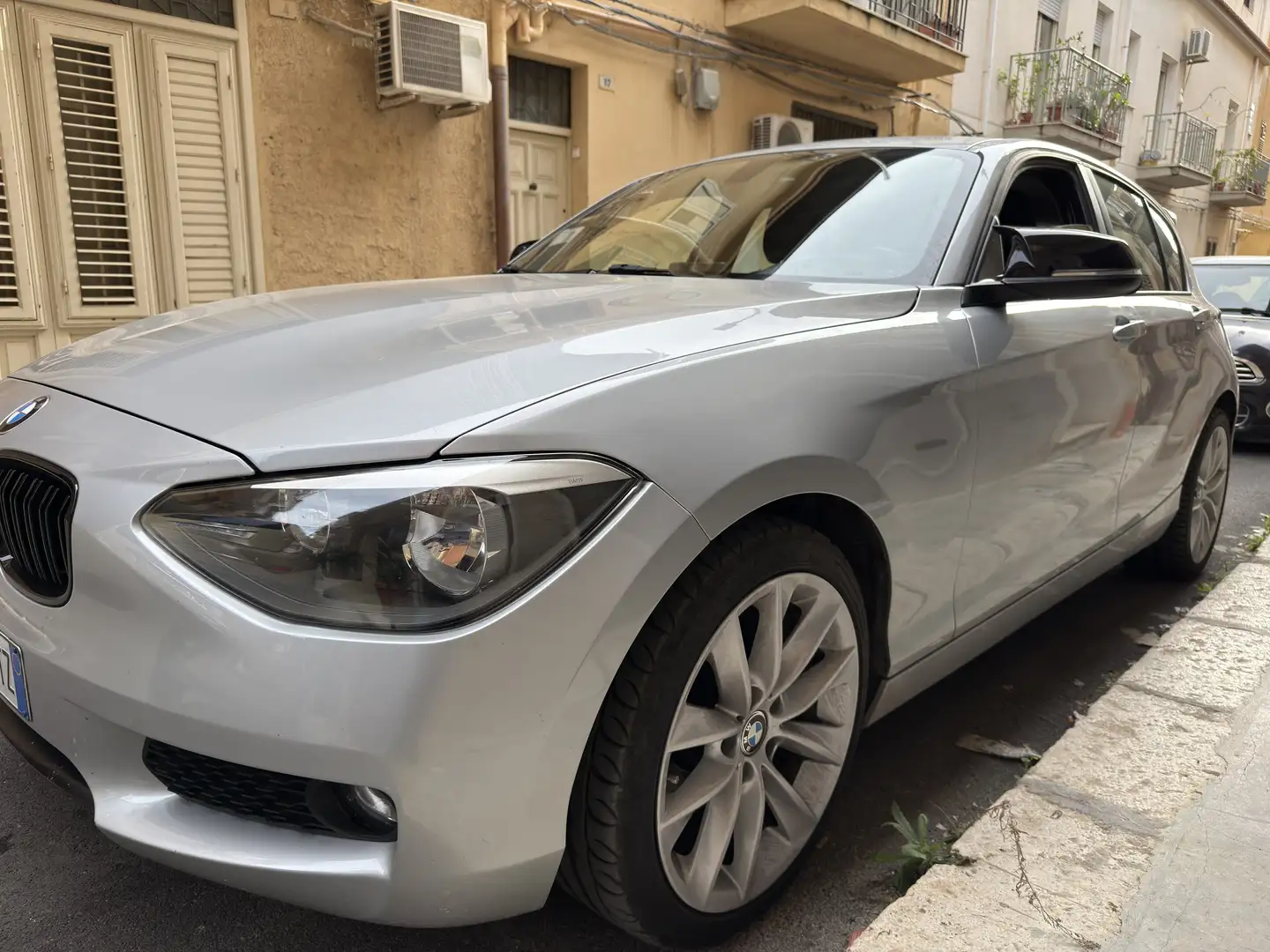 BMW 118 Bmw serie 1 F20 118D - 2