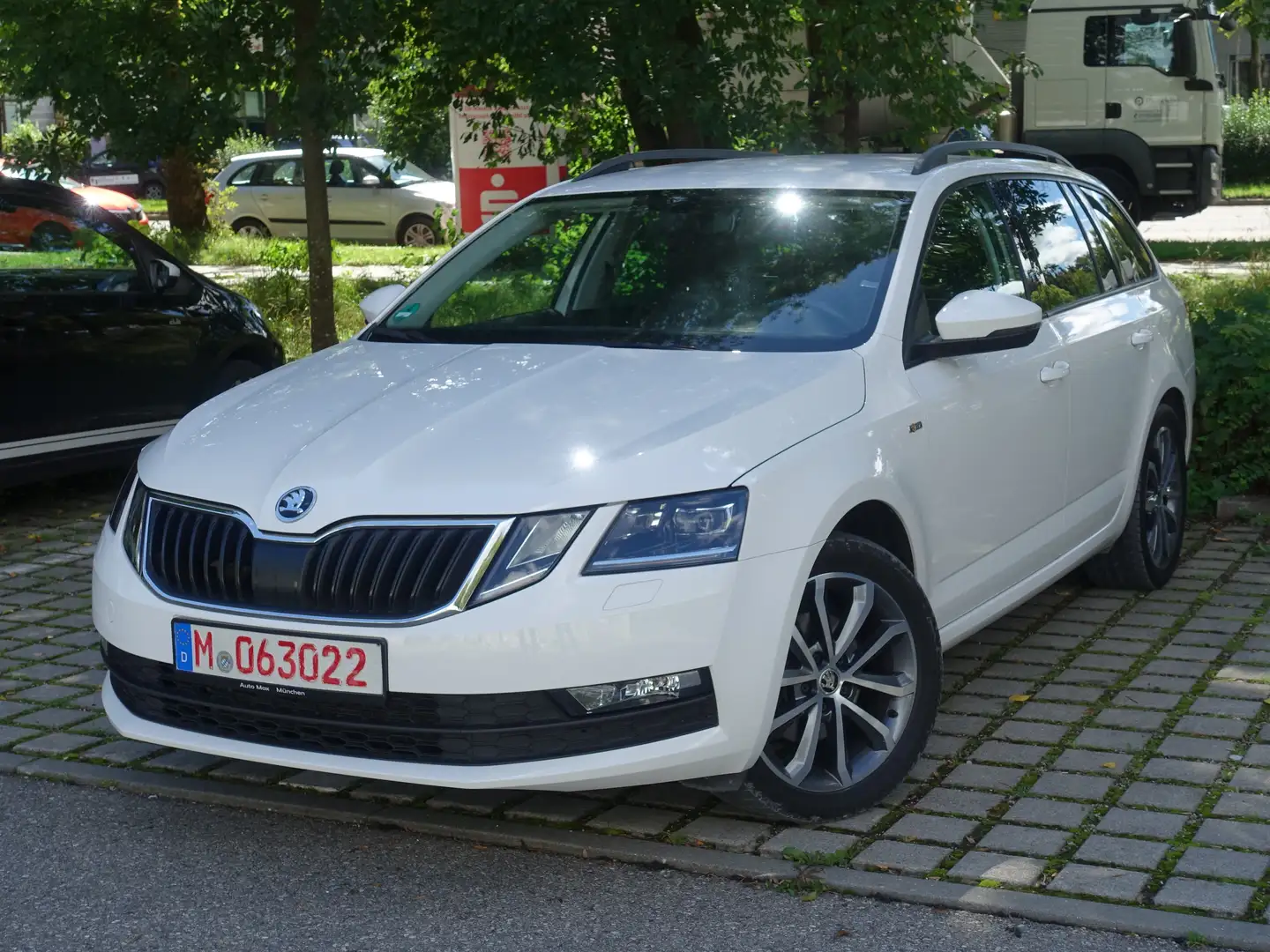 Skoda Octavia Soleil.*150 PS*Automatik*Navi* Weiß - 2