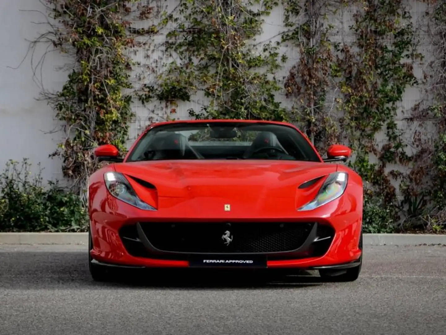 Ferrari 812 GTS Rojo - 2