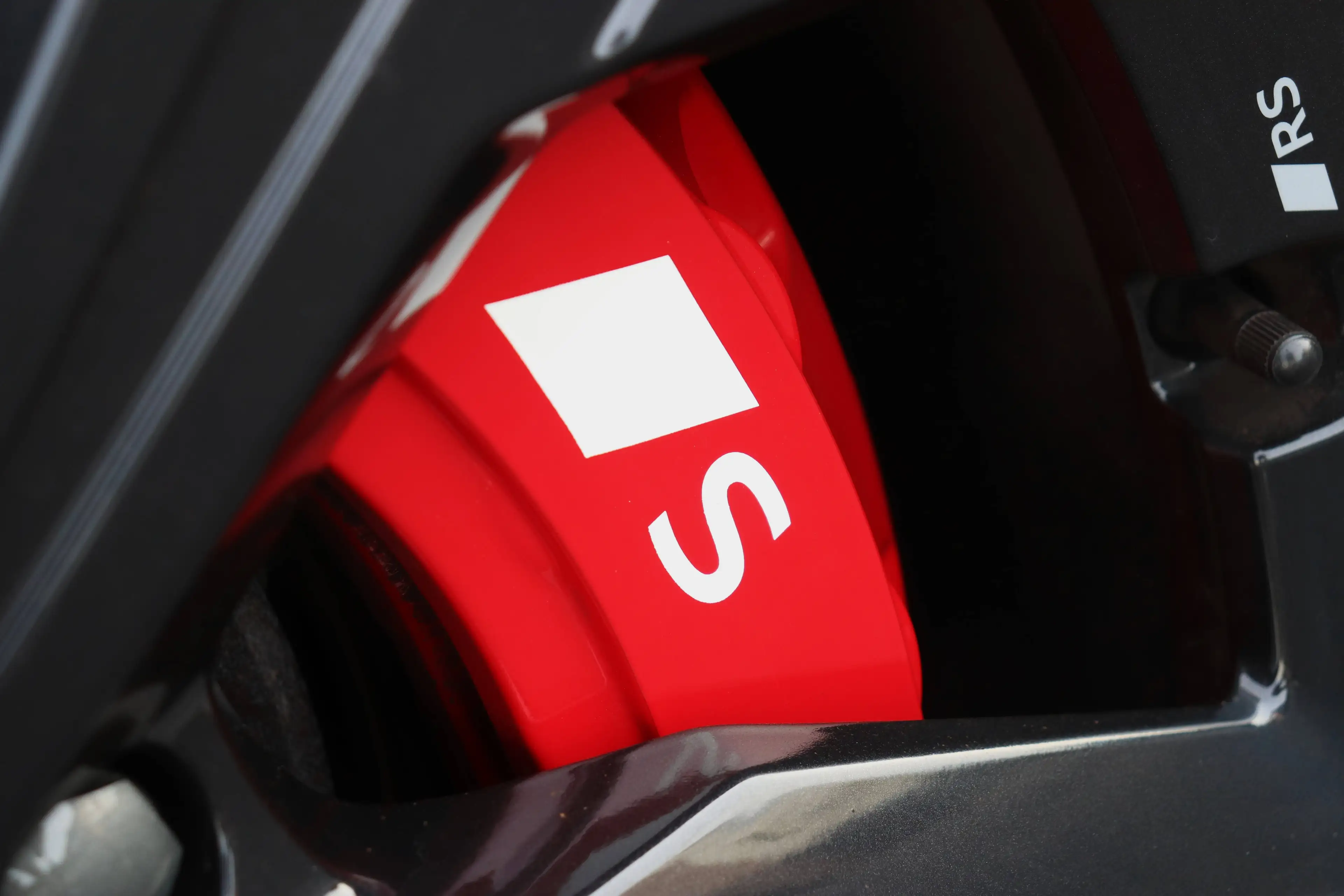 Audi S6 e-tron Avant 100 kW Quattro - SoftClose/HUD/BlindSpot/B&O/360/Towbar/21" — photo 10