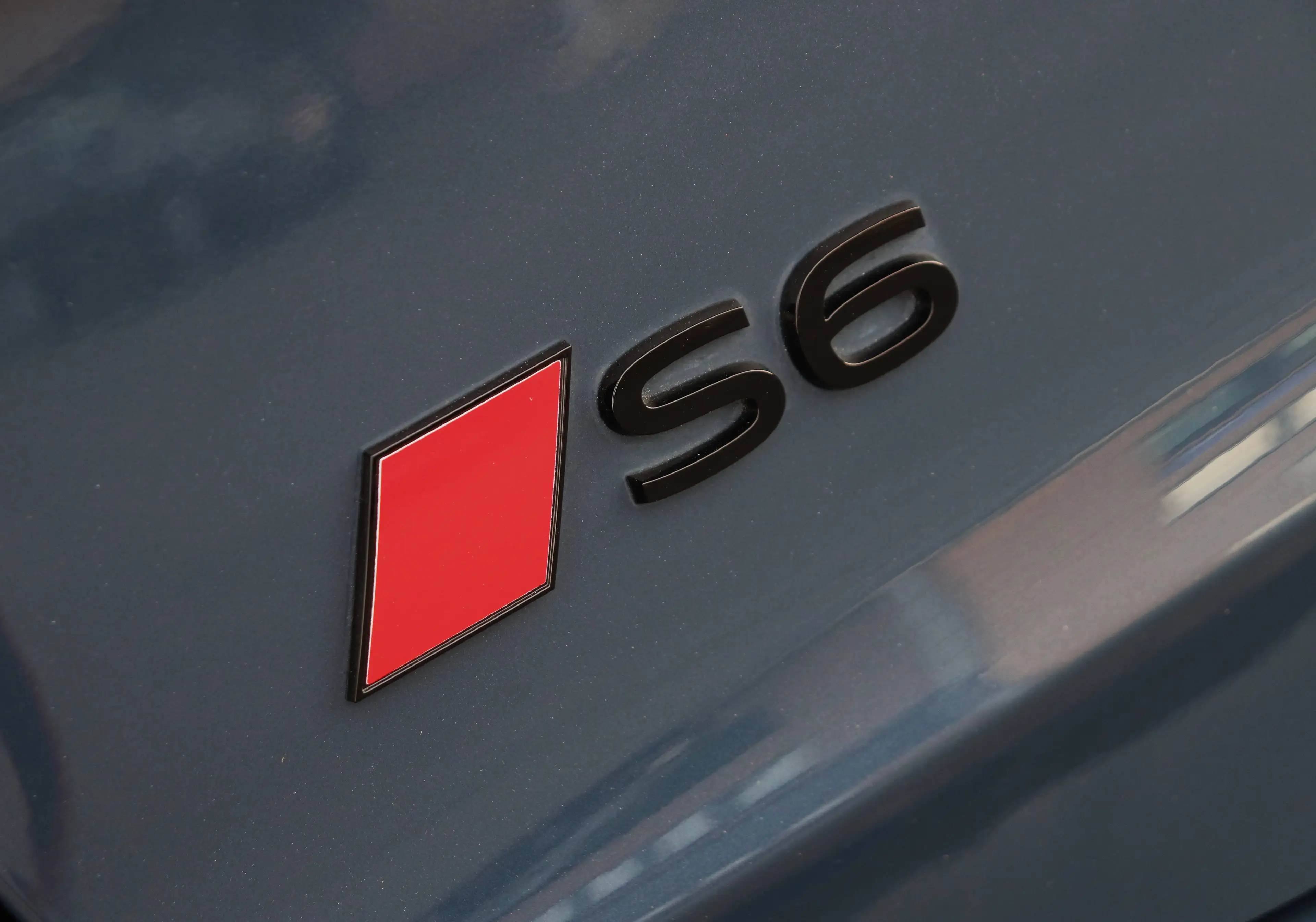 Audi S6 e-tron Avant 100 kW Quattro - SoftClose/HUD/BlindSpot/B&O/360/Towbar/21" — photo 5