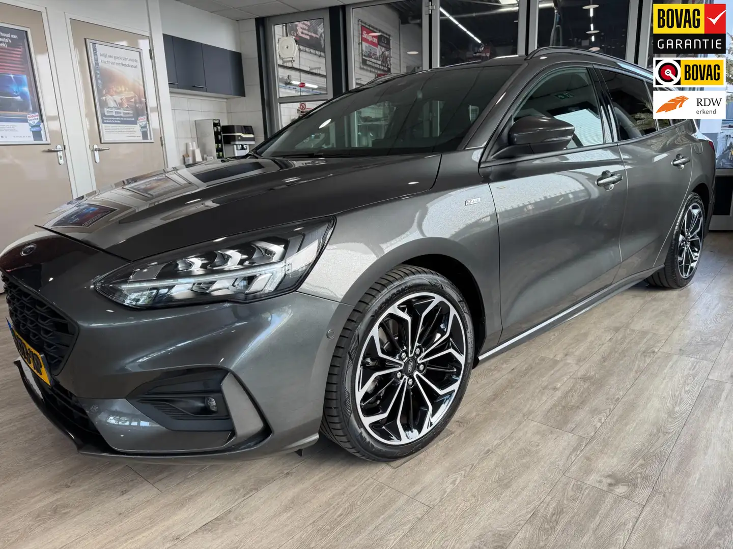 Ford Focus Wagon 1.0 EcoBoost ST Line Business 125PK Gris - 1
