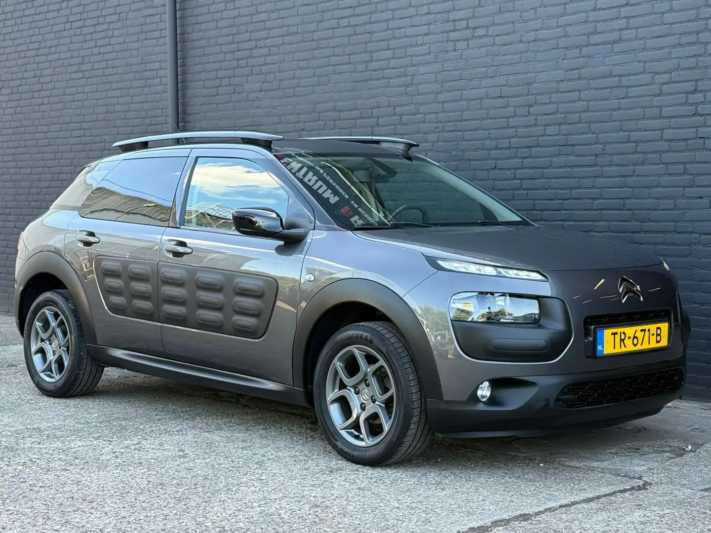 Citroen C4 Cactus 1.2 PureTech Shine NAVI | PANO | CAMERA | CRUISE | Gris - 1