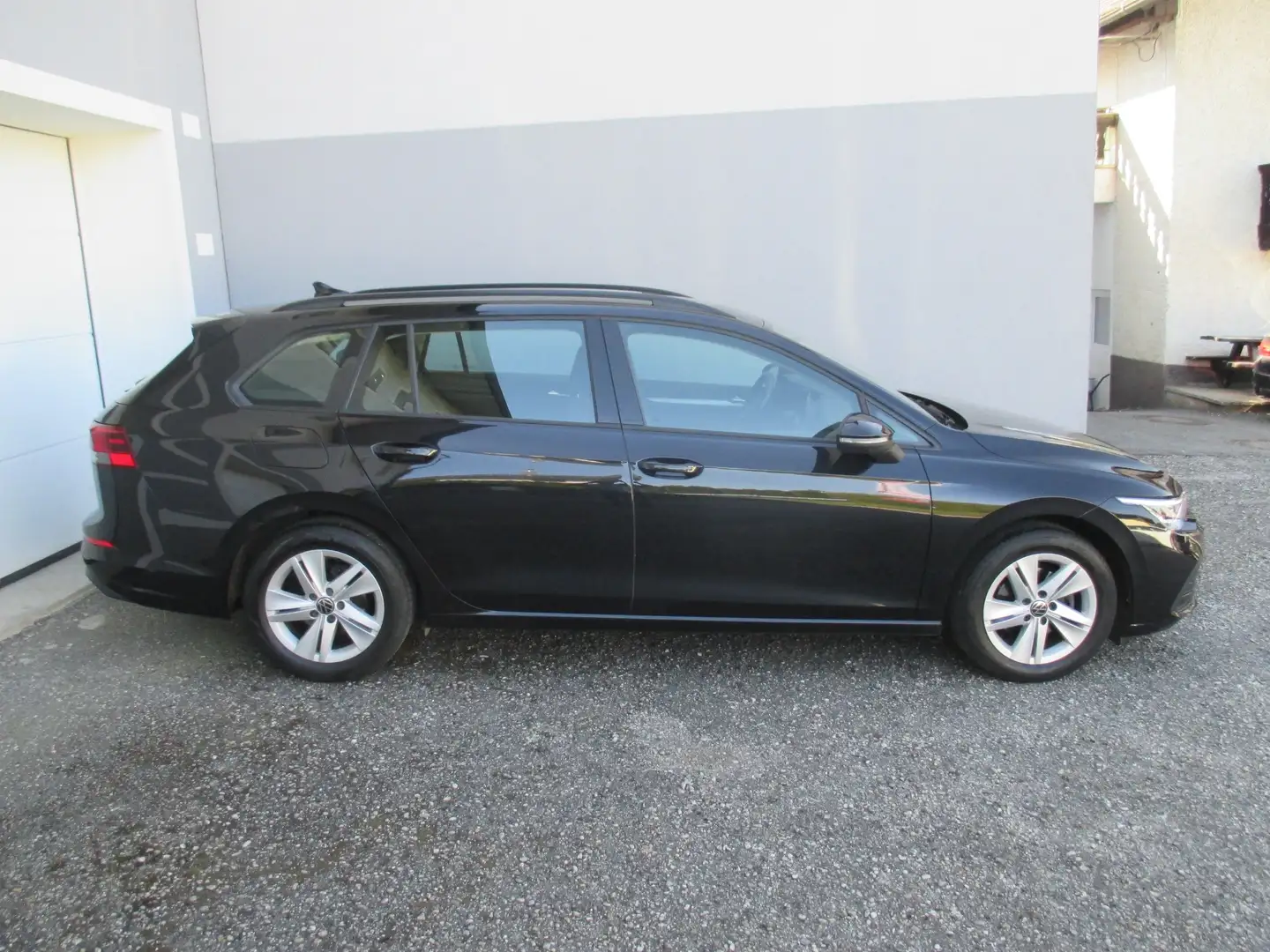 Volkswagen Golf Variant Life eTSI DSG NAVI, R-KAMERA, AHK, ACC, SHZ, LED Schwarz - 2