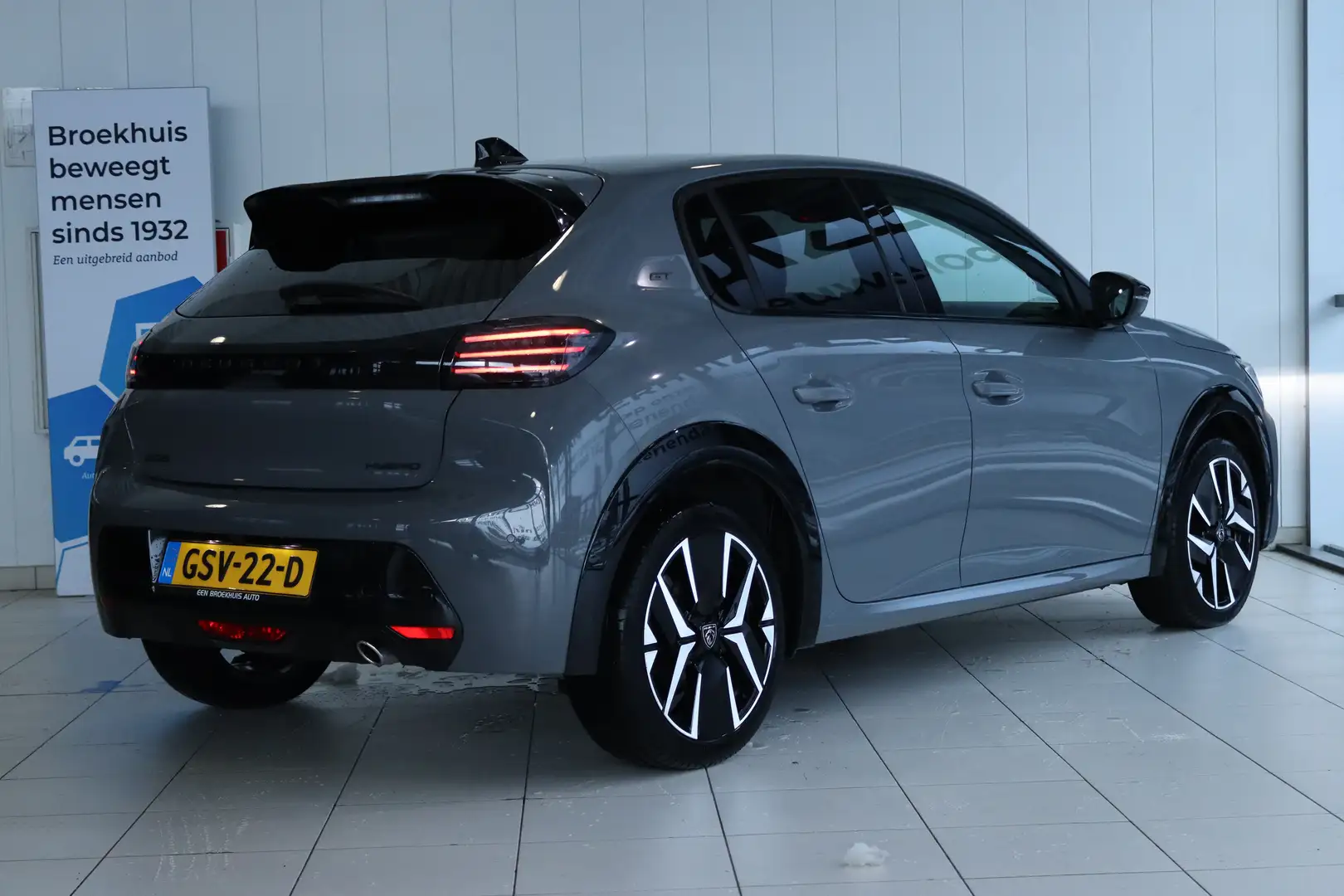 Peugeot 208 Hybrid 110 e-DCS6 GT | Cruise Control | Camera | K Gris - 2