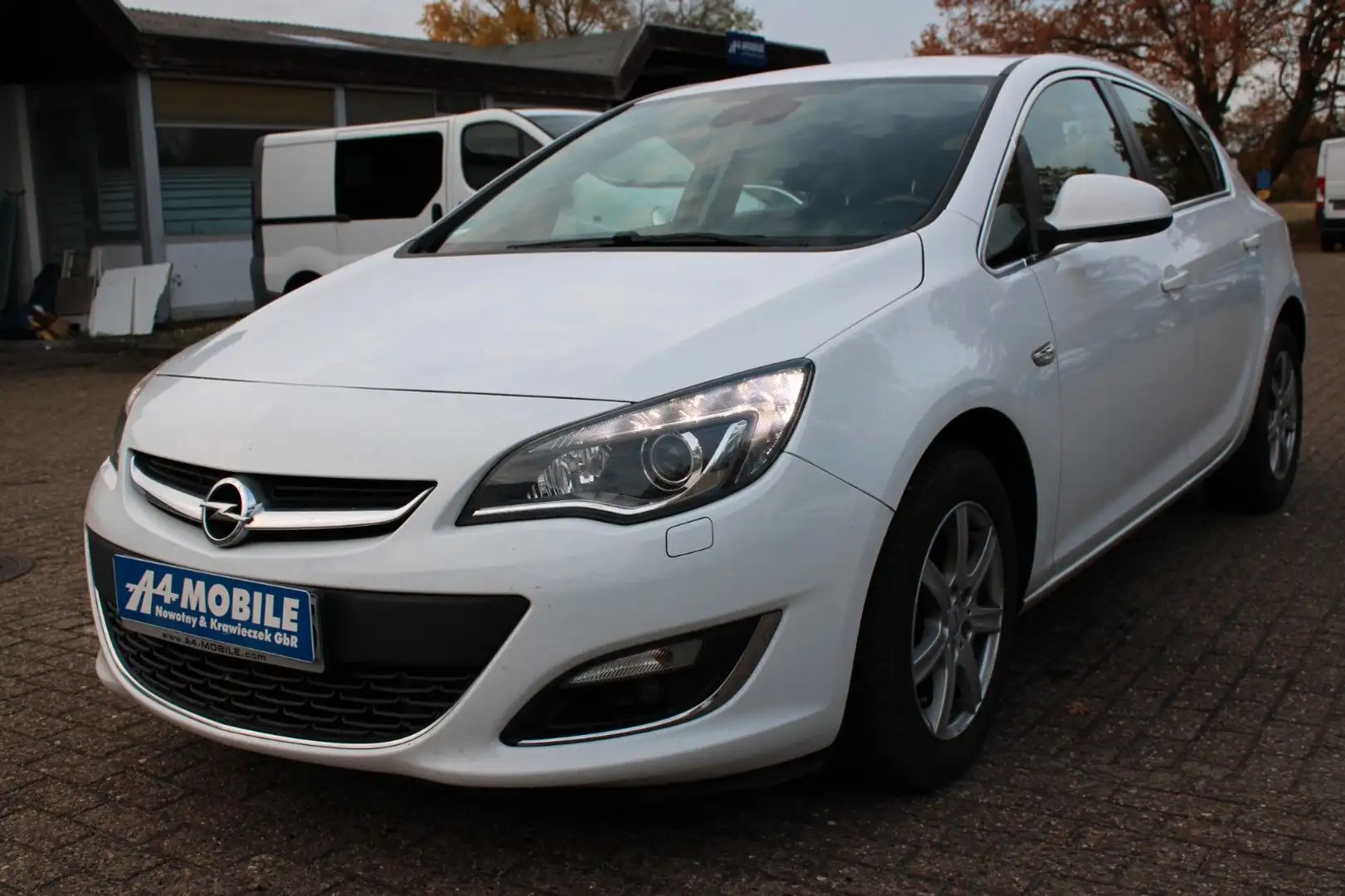 Opel Astra J 1.6 CDTI Lim. 5 Tür Standheizung Xenon Bianco - 1