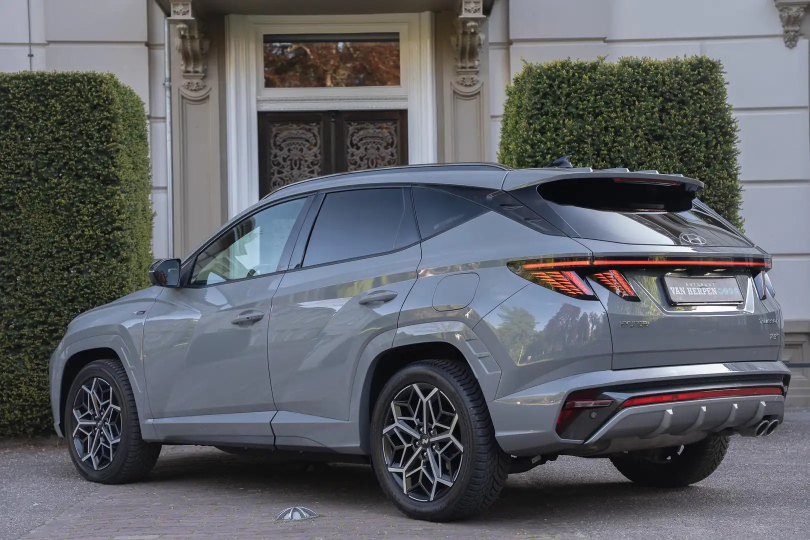 Hyundai TUCSON 1.6 T-GDI PHEV N Line Sky 4WD PANO | 360 CAM | KRE Gris - 2