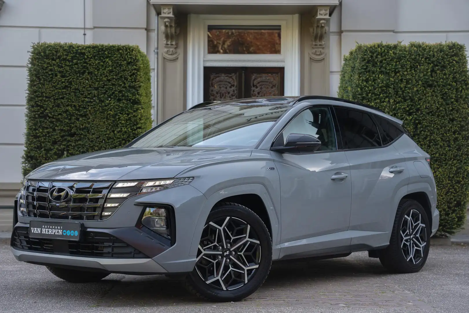 Hyundai TUCSON 1.6 T-GDI PHEV N Line Sky 4WD PANO | 360 CAM | KRE Gris - 1