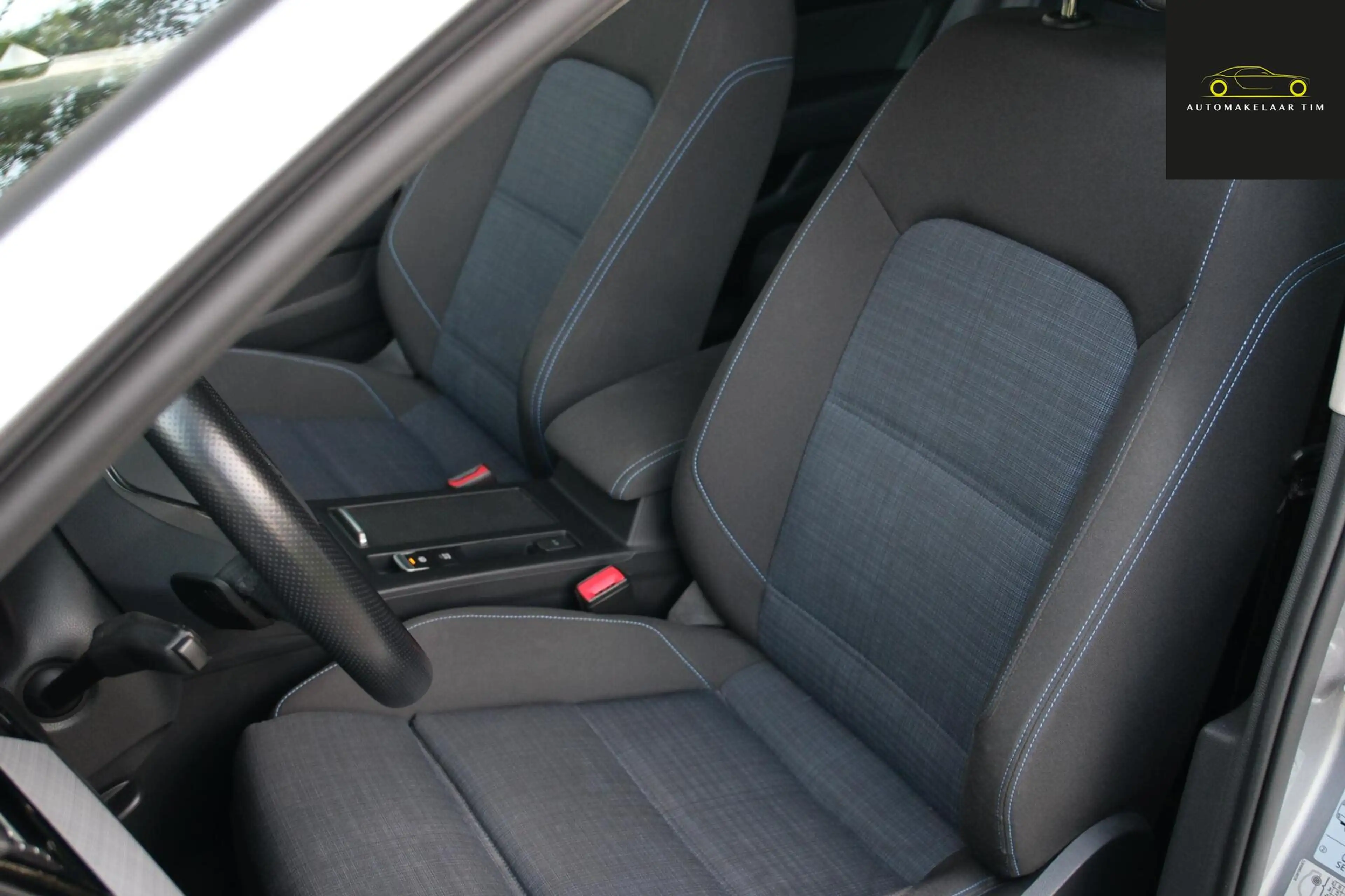 Volkswagen Passat Variant 1.4 TSI PHEV GTE Business — photo 39