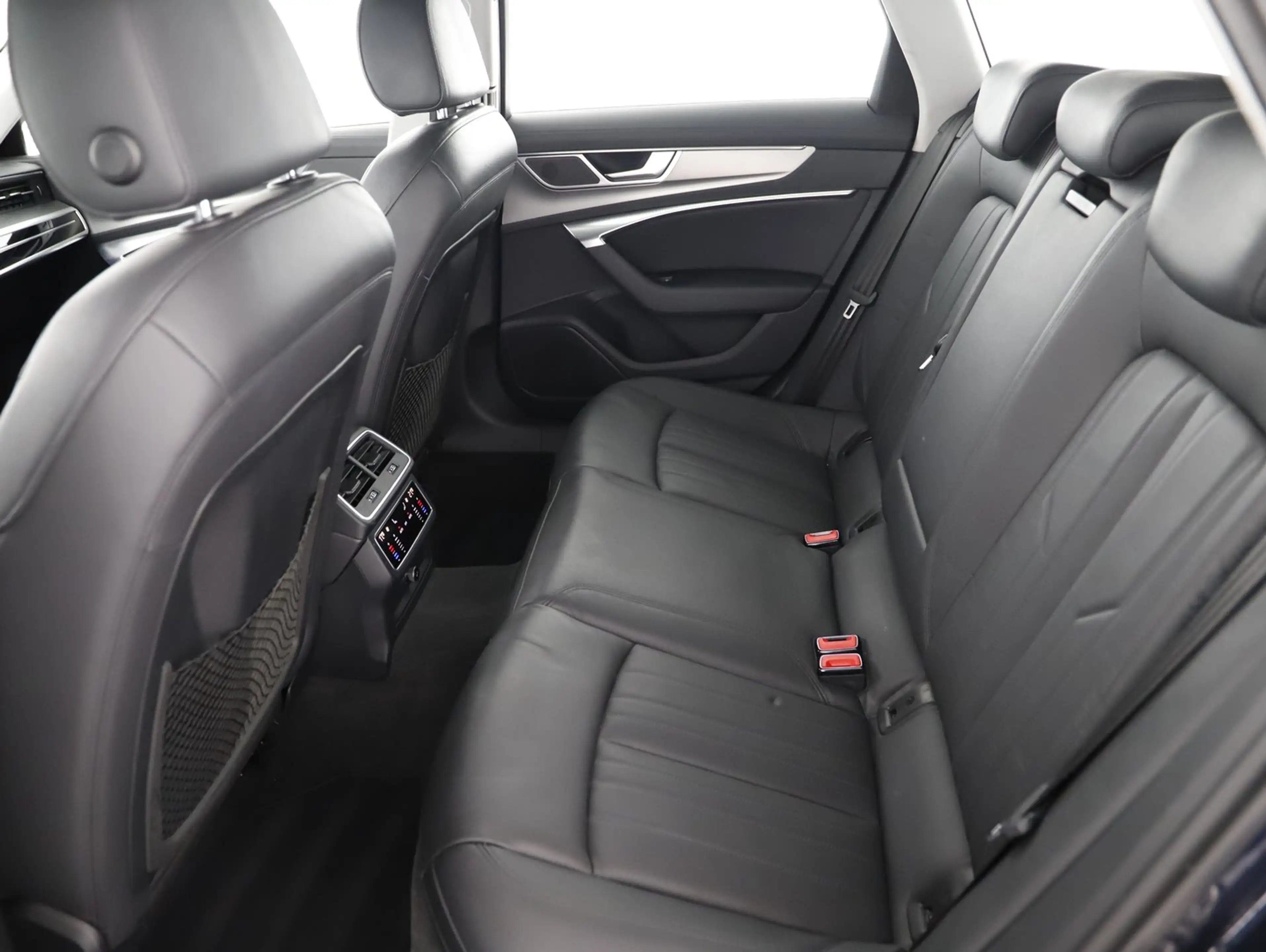 Audi A6 40 TDI Design — photo 4