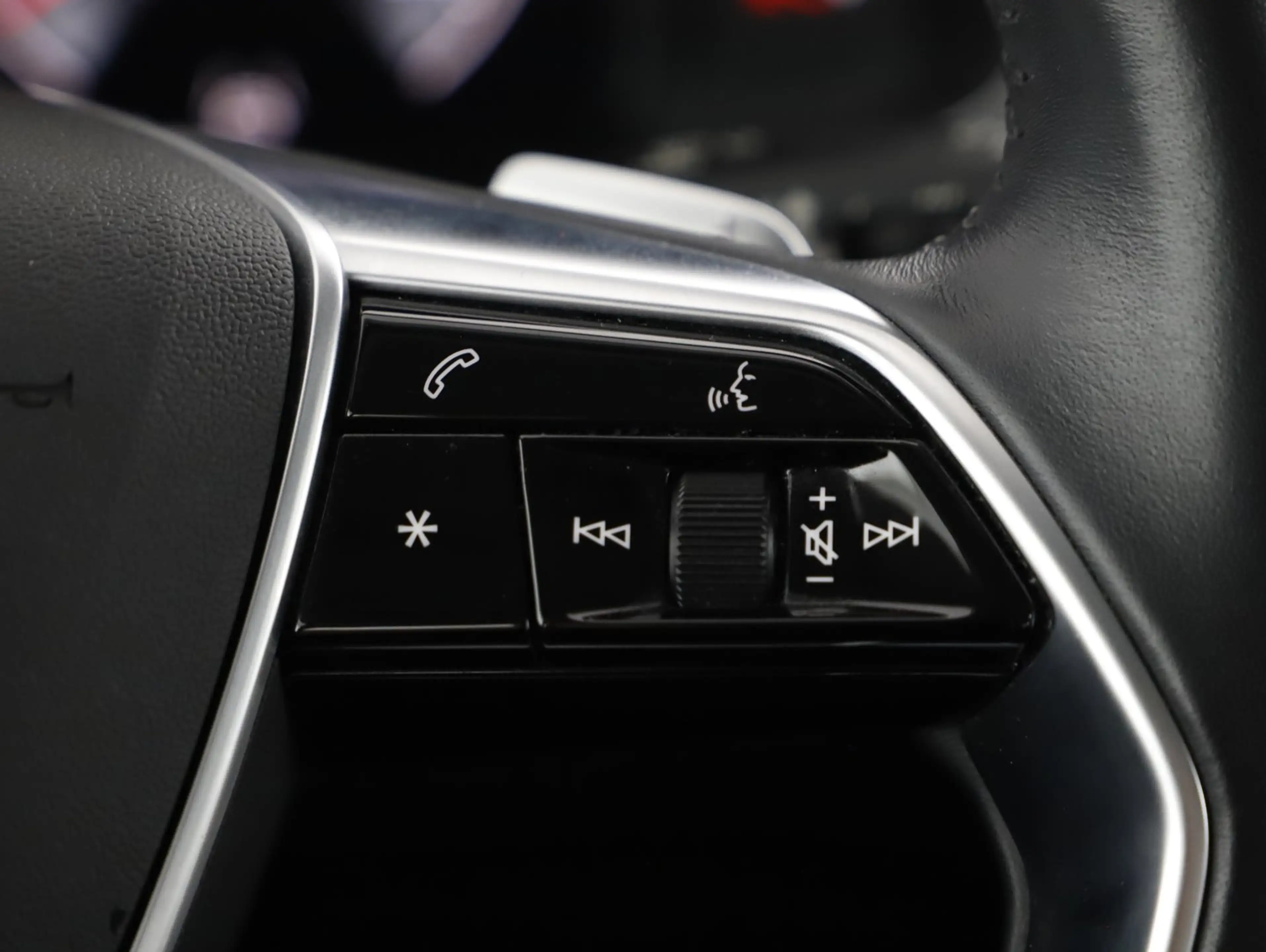 Audi A6 40 TDI Design — photo 13