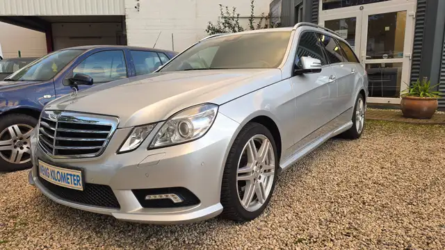 Mercedes-Benz E 550 E 550 AMG Paket Gasanlage Tüv 07.2027