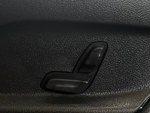 Mercedes-Benz GLC view 15