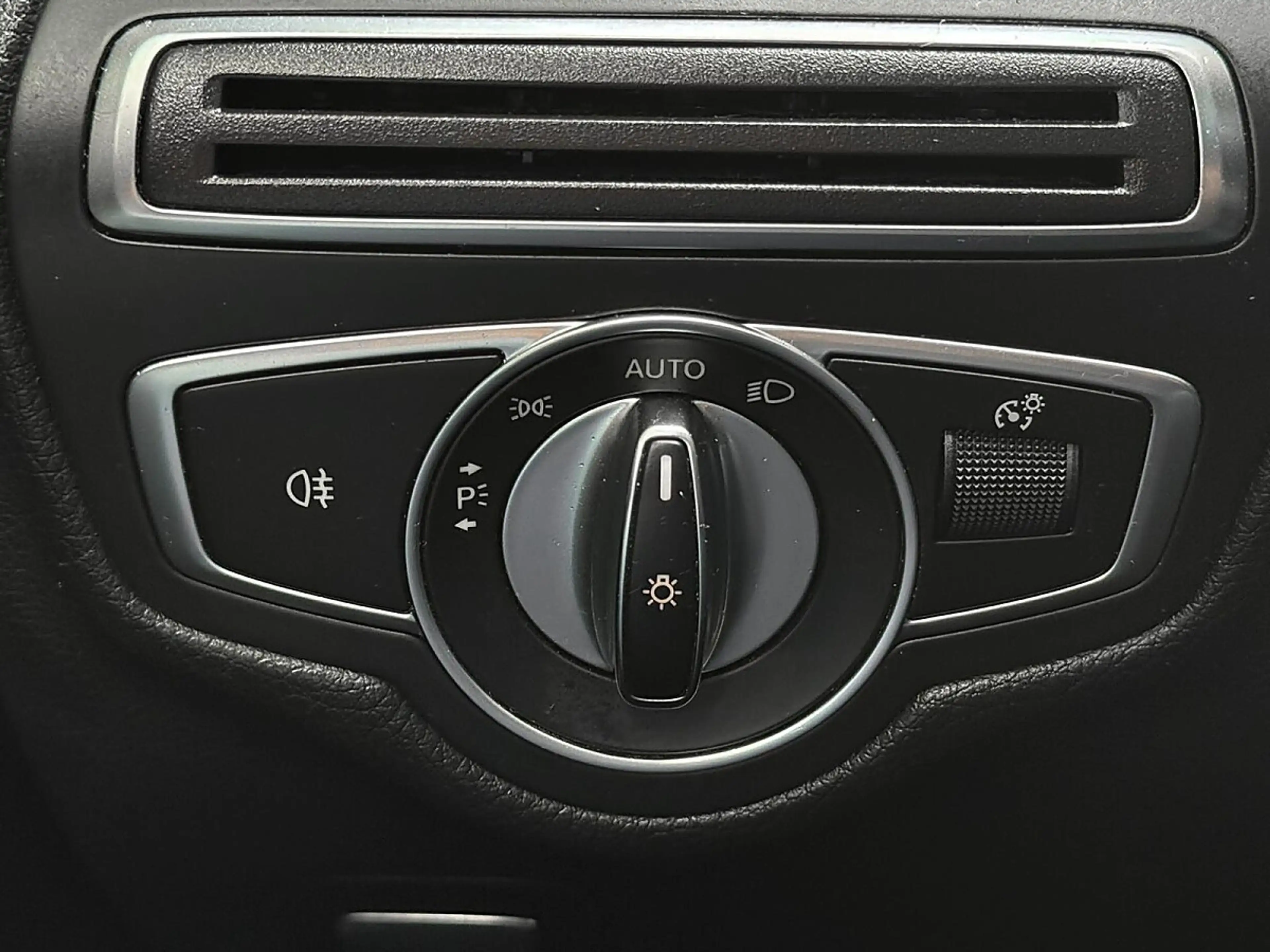 Mercedes-Benz GLC 250 d 4MATIC Aut. | AMG-PAKET| PANORAMADACH | — photo 12