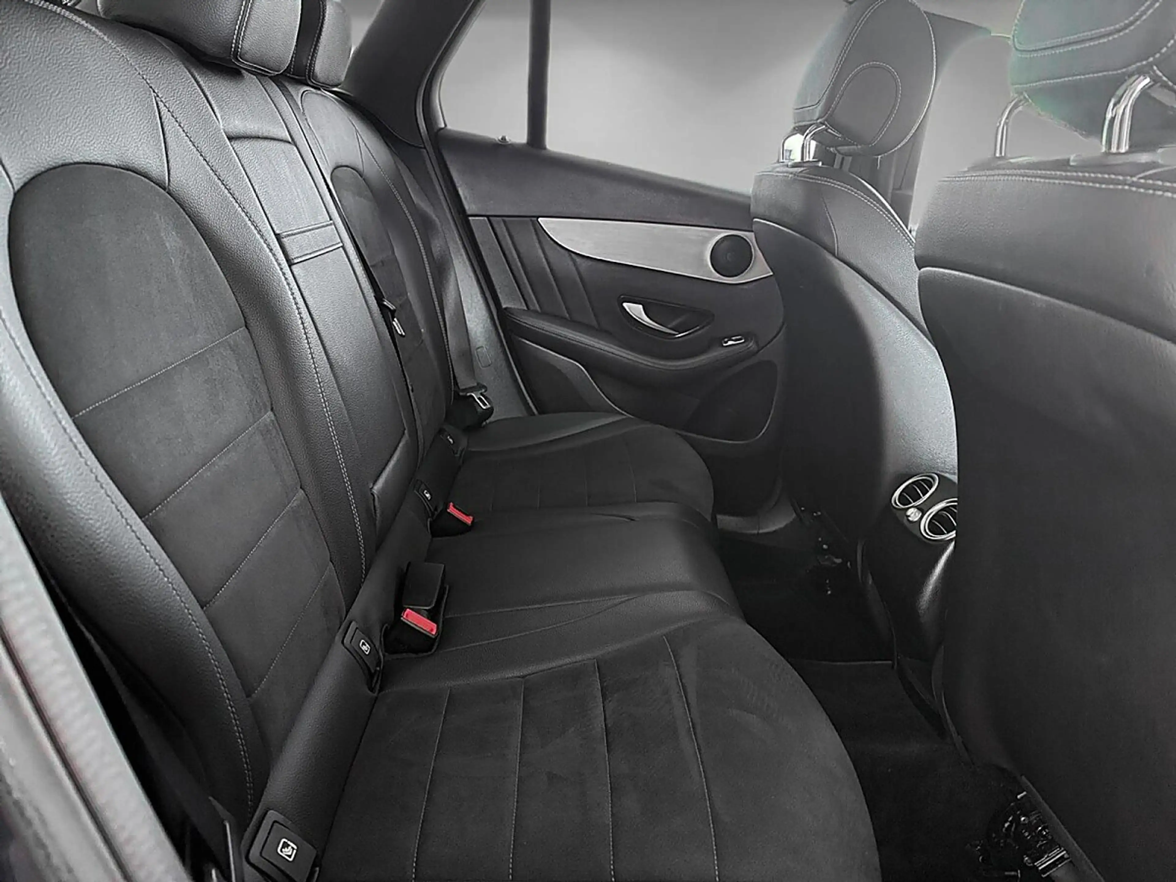 Mercedes-Benz GLC 250 d 4MATIC Aut. | AMG-PAKET| PANORAMADACH | — photo 11