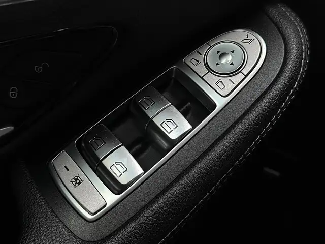 Mercedes-Benz GLC view 13