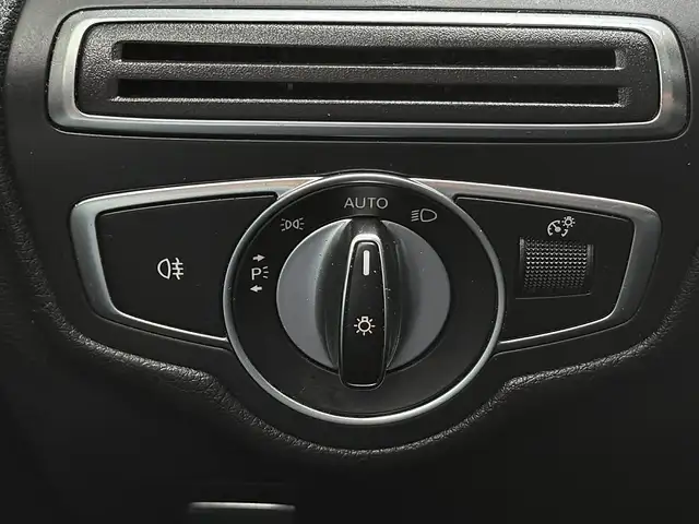 Mercedes-Benz GLC view 12