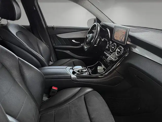 Mercedes-Benz GLC view 8