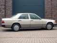 Mercedes-Benz E 230 W124, Autom., H-Zulassung, Scheckheft bis 110 tKM Auriu - thumbnail 7