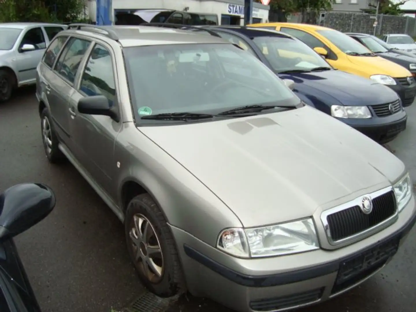 Skoda Octavia 1.6 Combi Tour TÜV NEU Grau - 2