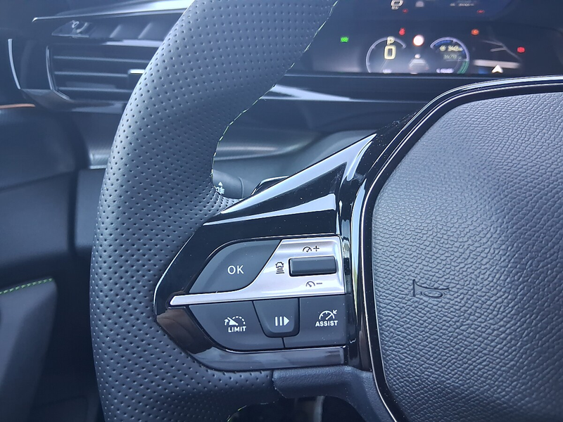 Peugeot 408 Hybrid 145 e-DCS6 GT — photo 14