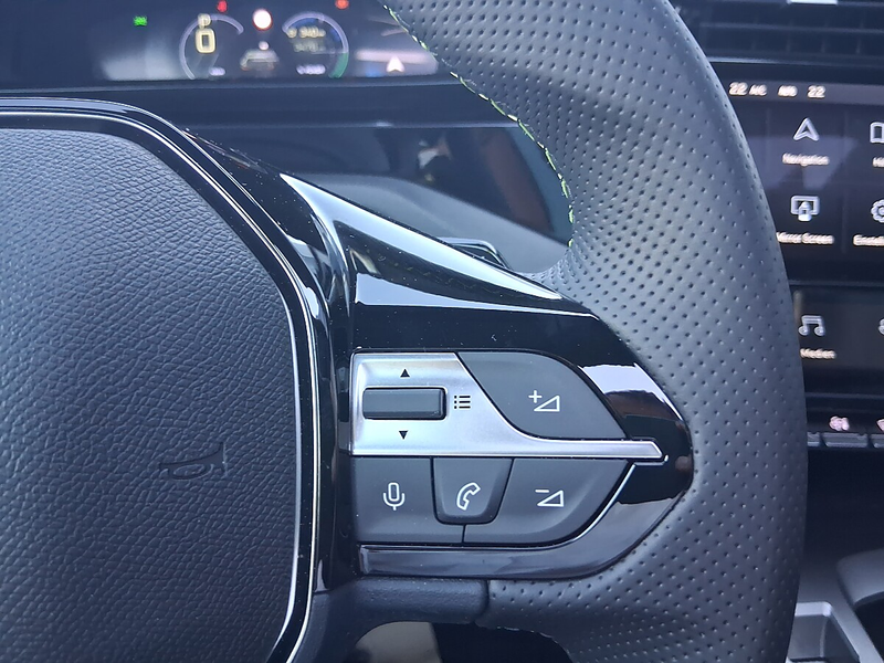 Peugeot 408 Hybrid 145 e-DCS6 GT — photo 15