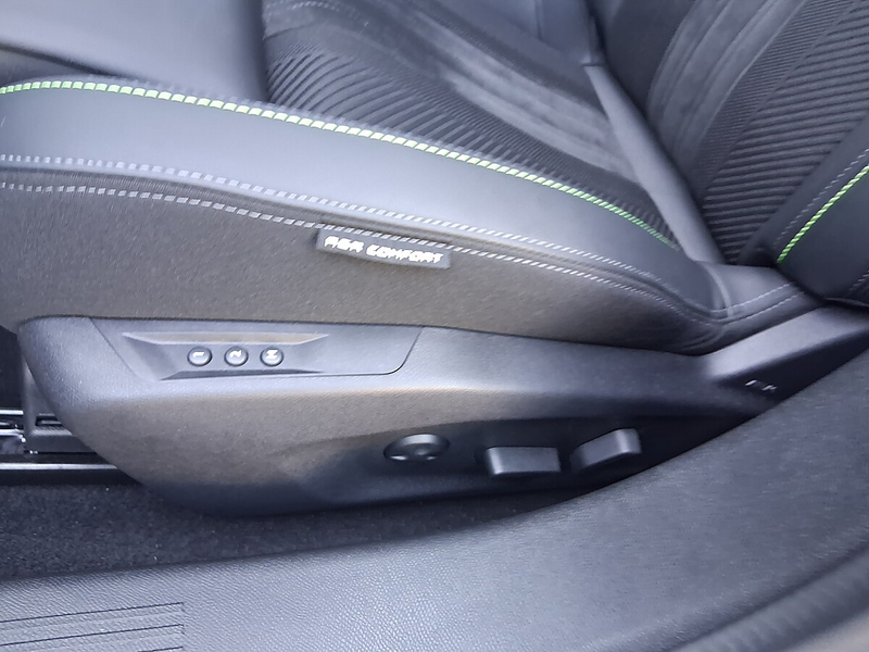 Peugeot 408 Hybrid 145 e-DCS6 GT — photo 12