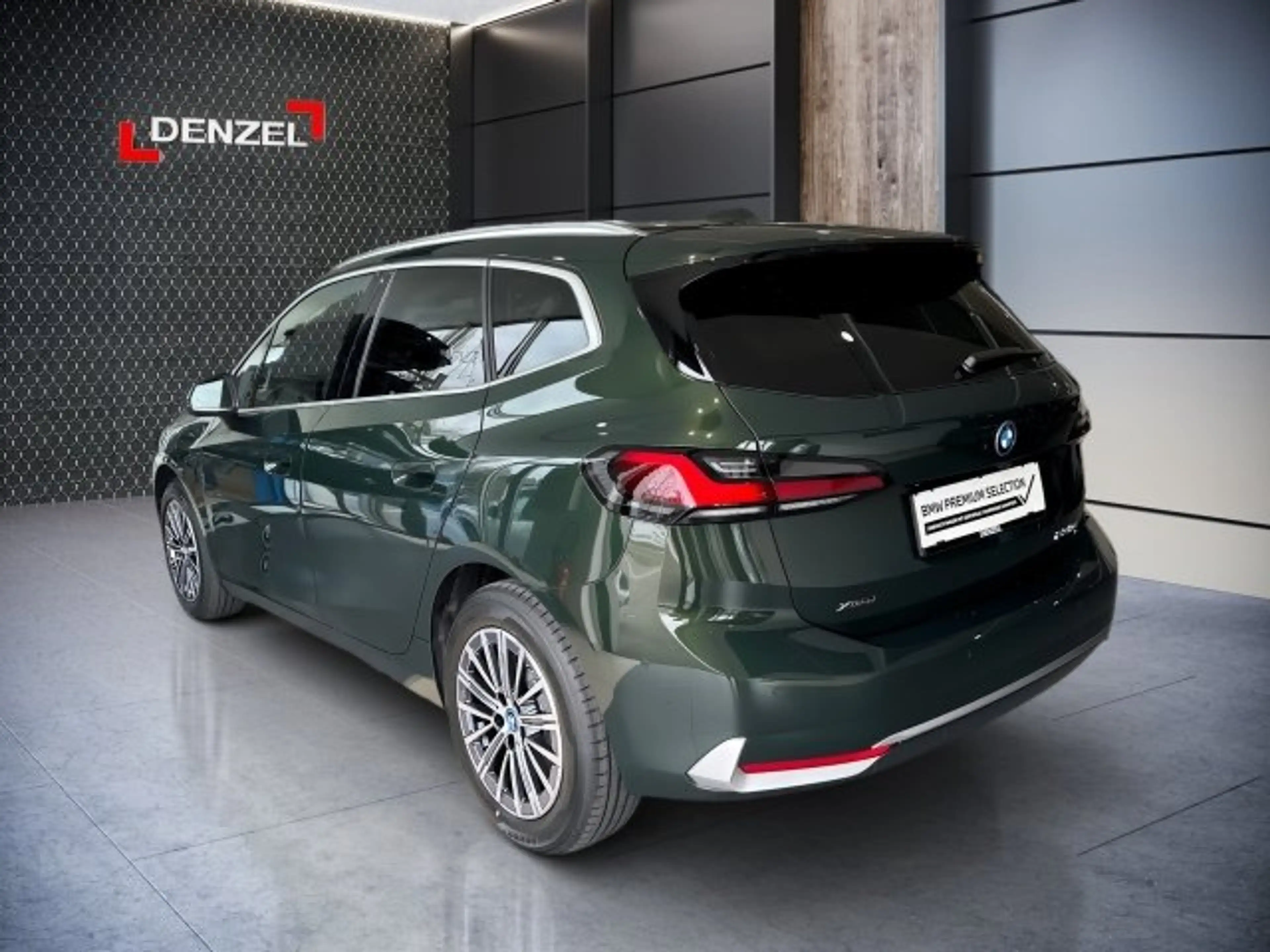 BMW 230 e xDrive Active Tourer U06 XB2 — photo 3