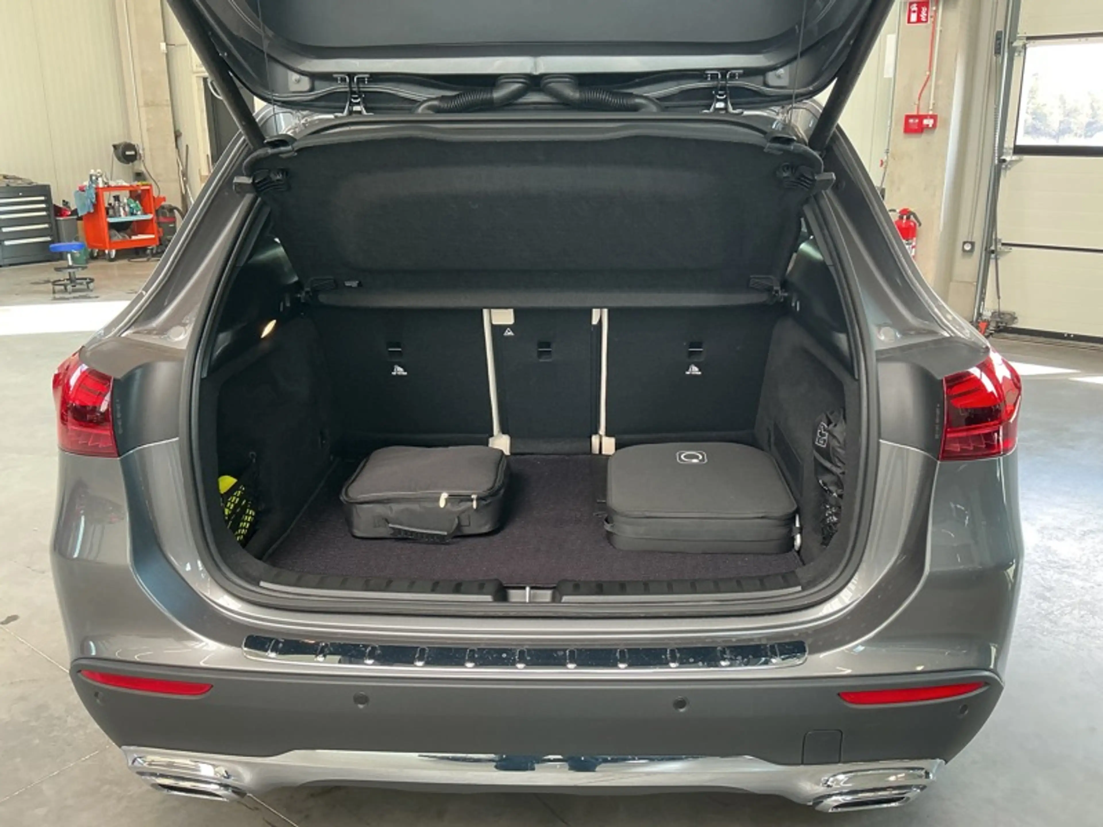 Mercedes-Benz GLA 250 e Luxury Line Toit Pano — photo 12